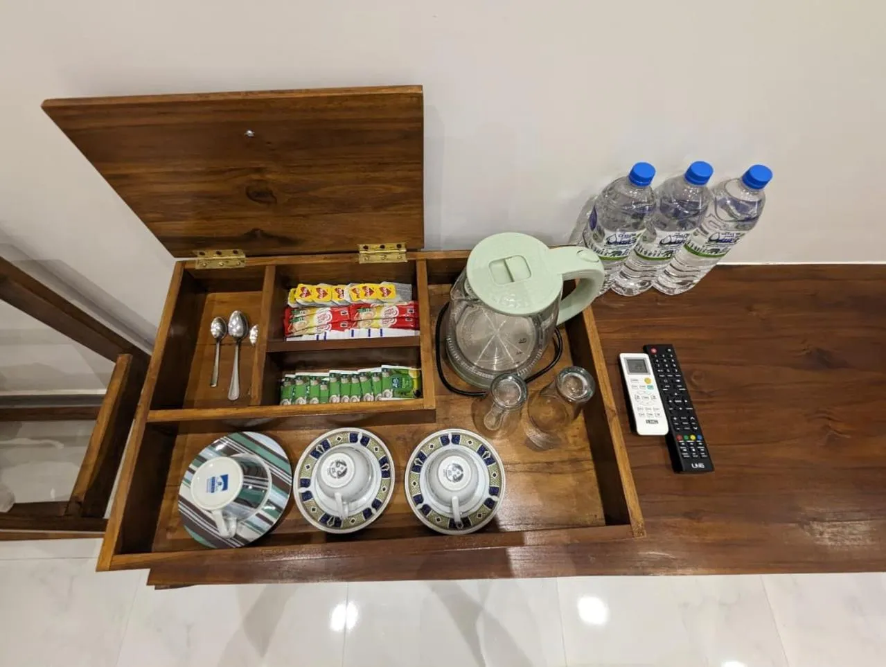 Eco Hotel Black & White - Anuradhapura