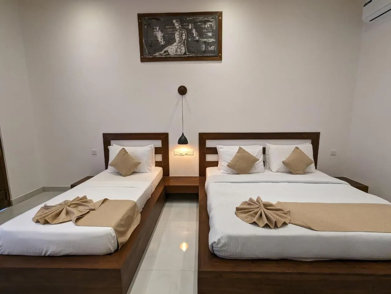 Bed in Eco Hotel Black & White - Anuradhapura
