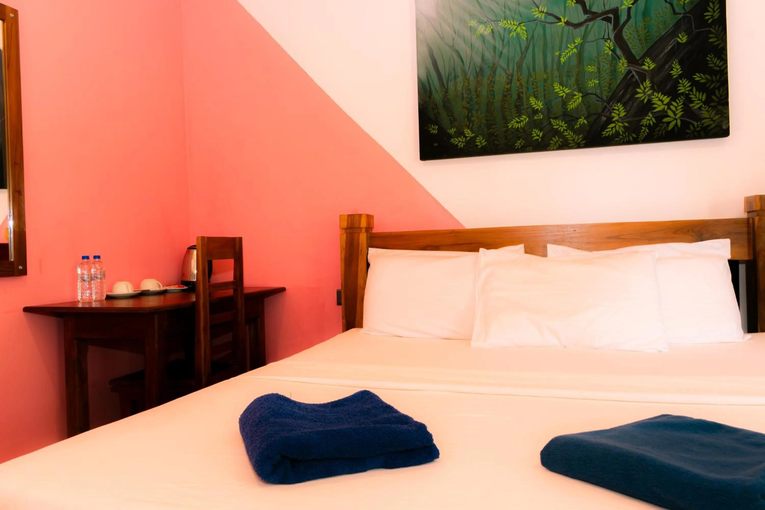 Bed in Eco Hotel Black & White - Anuradhapura