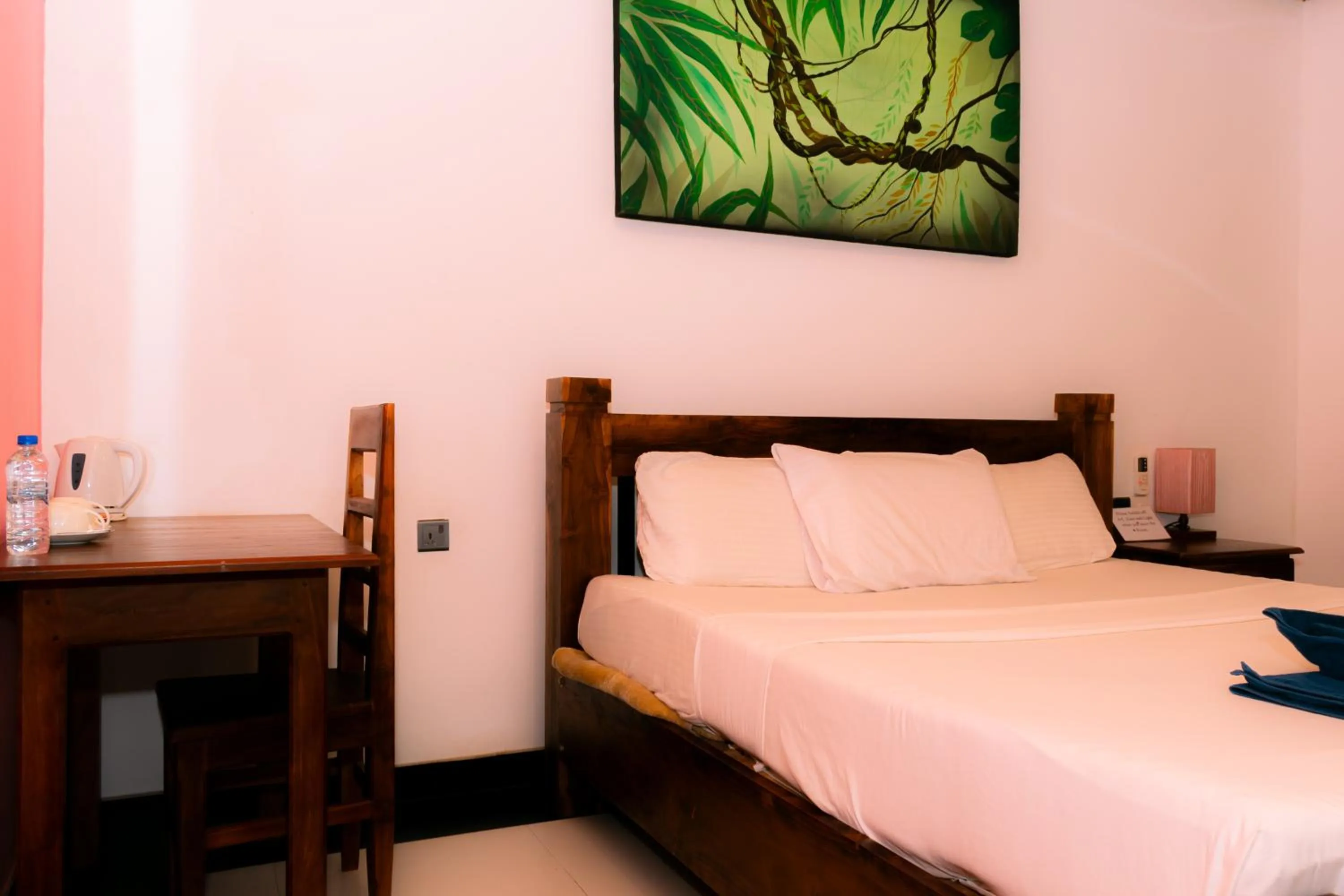 Bed in Eco Hotel Black & White - Anuradhapura