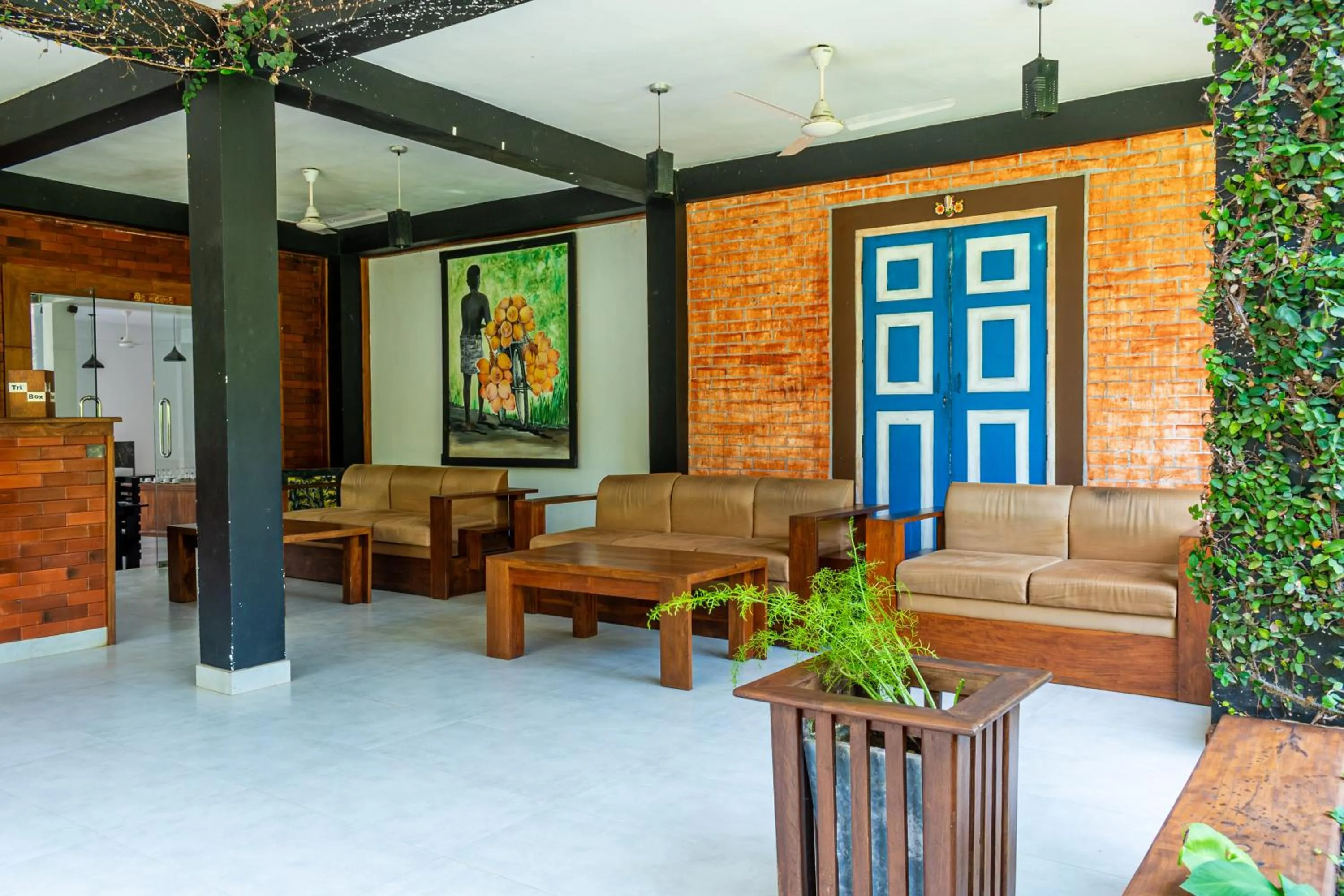 Day in Eco Hotel Black & White - Anuradhapura