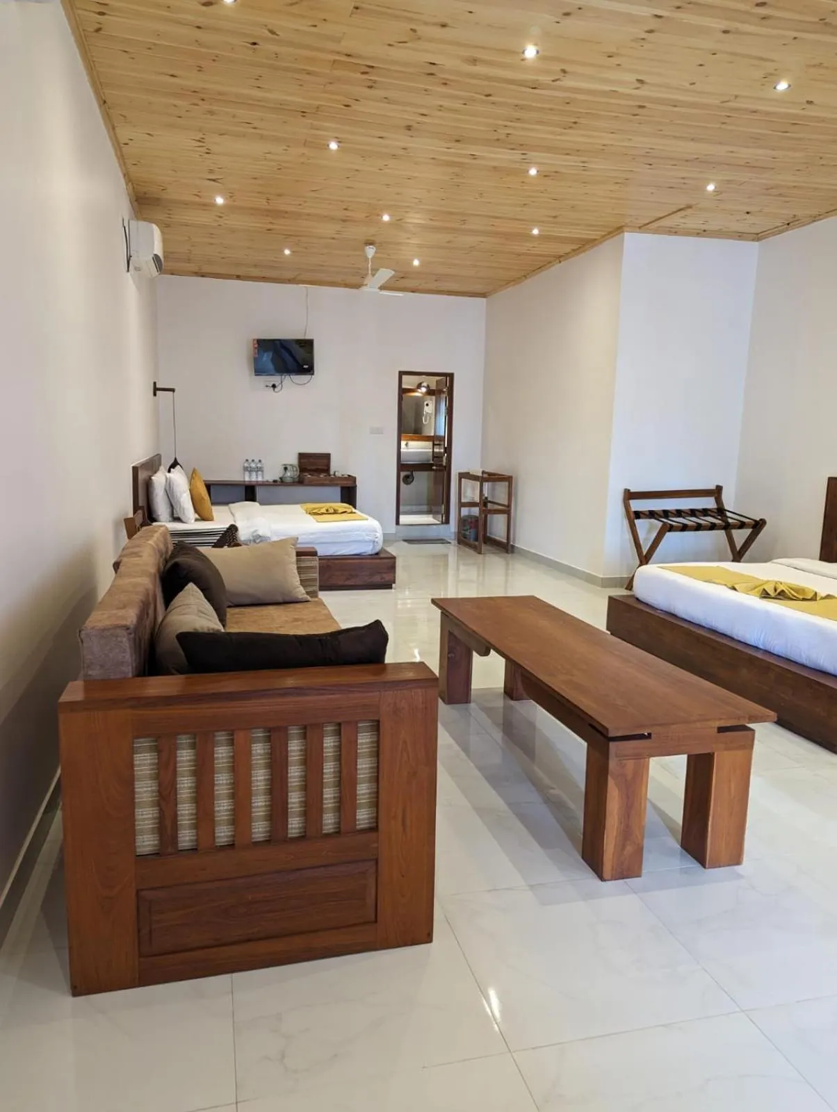 Bed in Eco Hotel Black & White - Anuradhapura