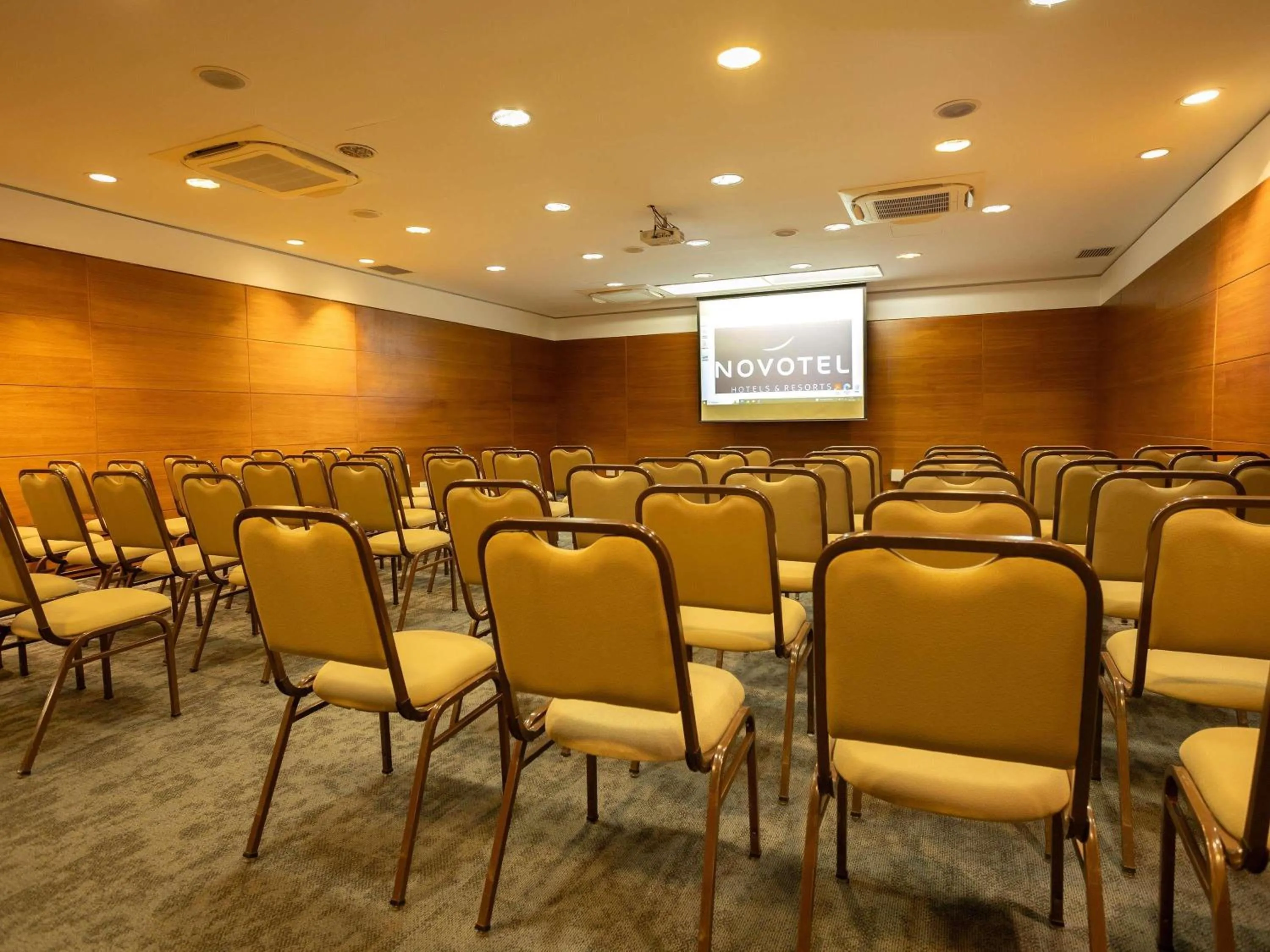 Meeting/conference room in Novotel Florianopolis