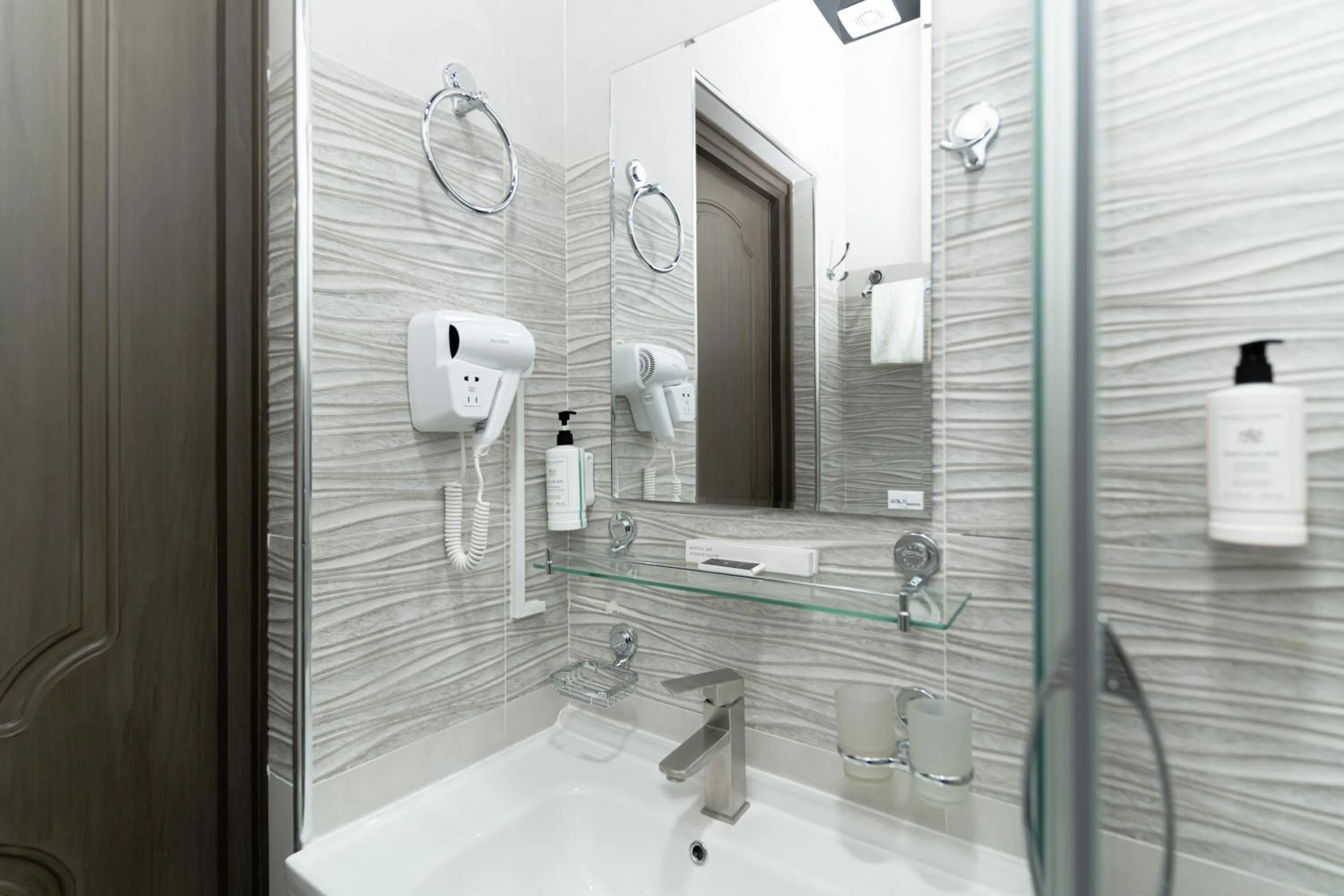 Shower in The Heritage Tashkent