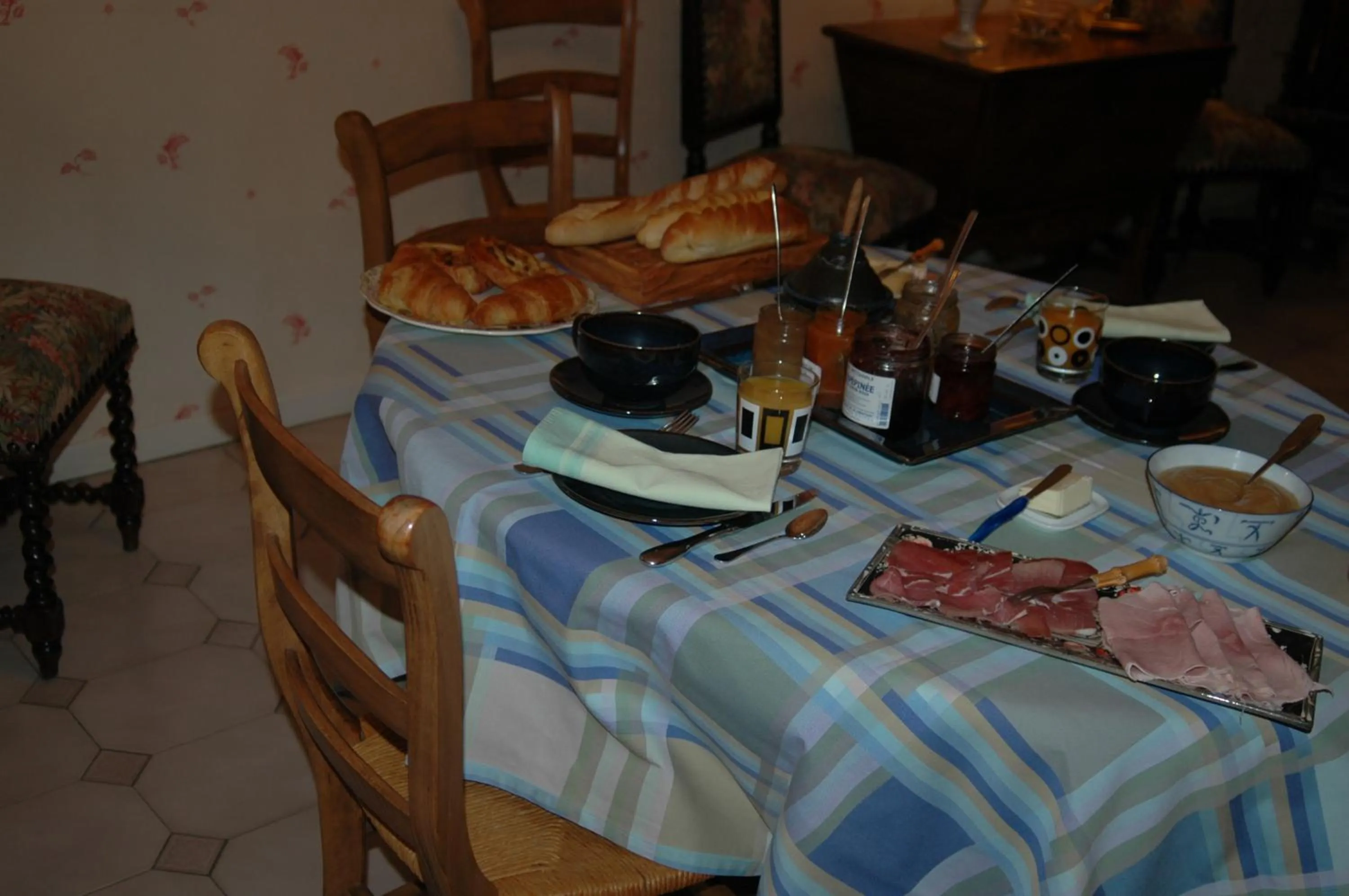 Continental breakfast in Le Jardin de Roses DOMINIQUE LOREAU