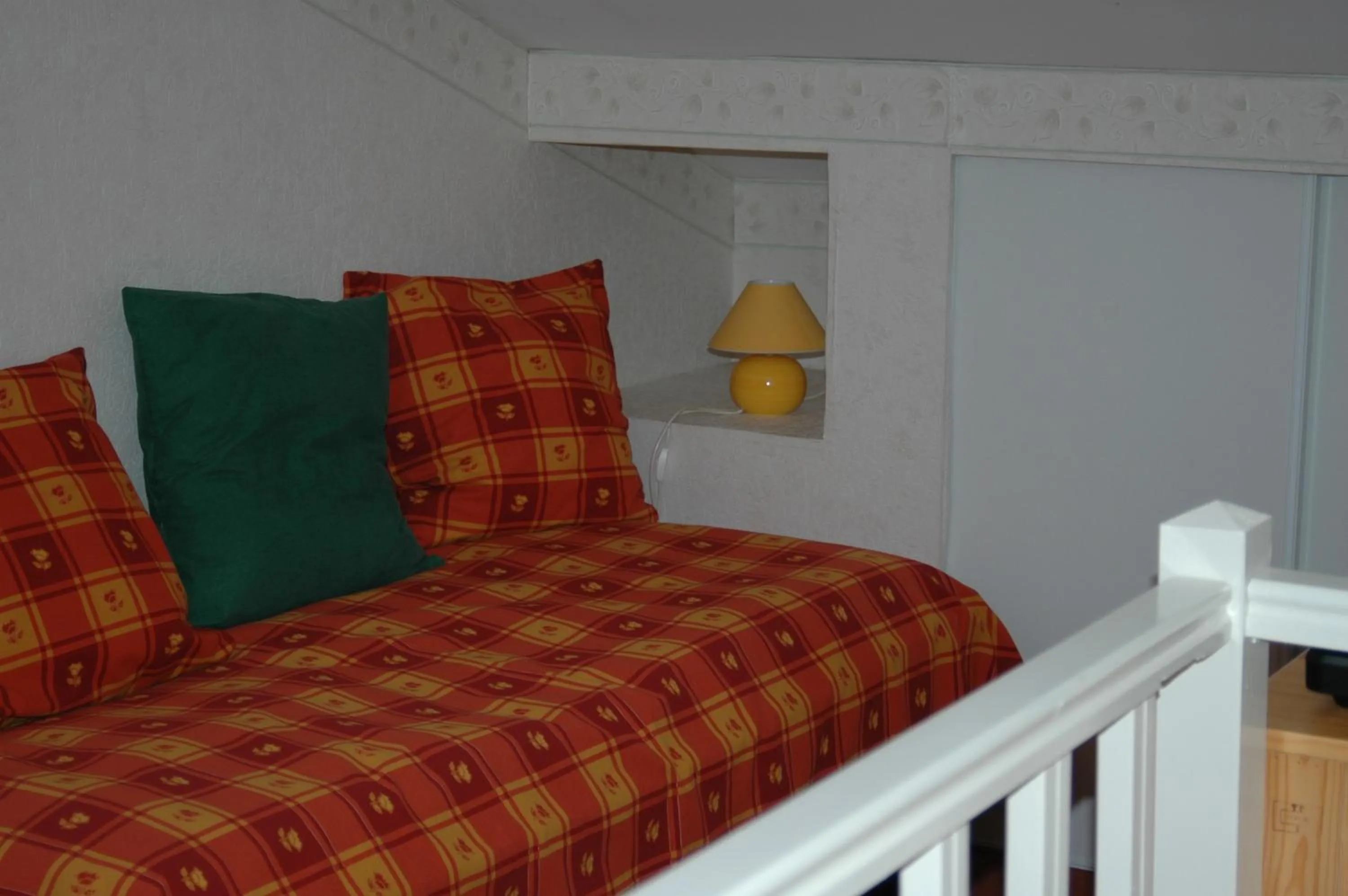 Property building, Bed in Le Jardin de Roses DOMINIQUE LOREAU