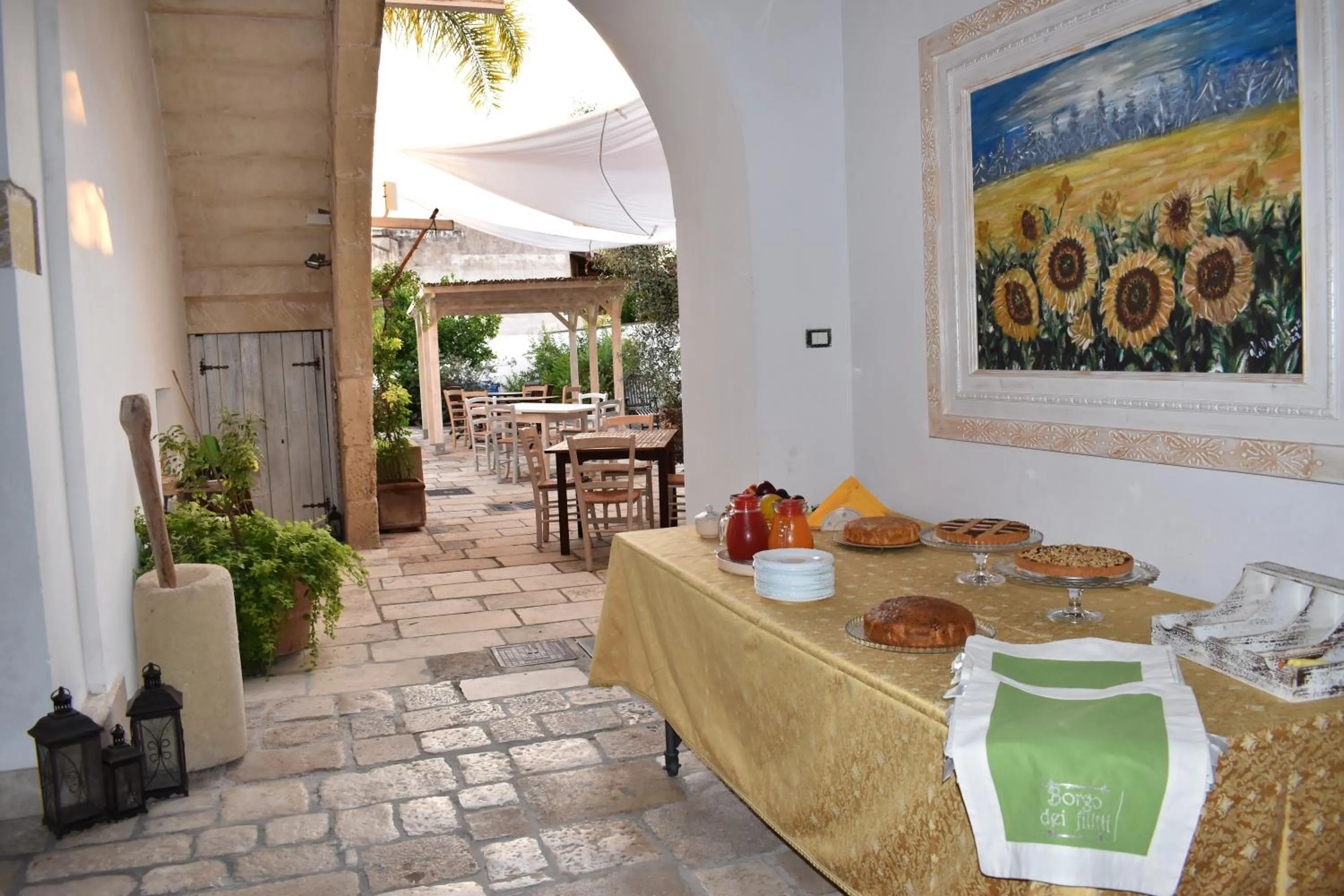 Breakfast in Borgo dei Filitti - B&B artistico - Piscina Solarium & Enoteca