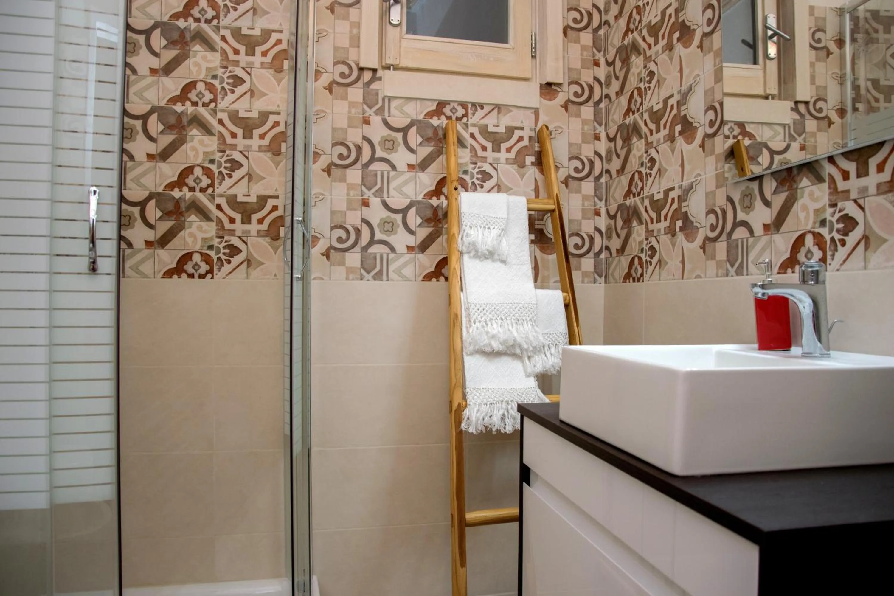 Shower in Borgo dei Filitti - B&B artistico - Piscina Solarium & Enoteca