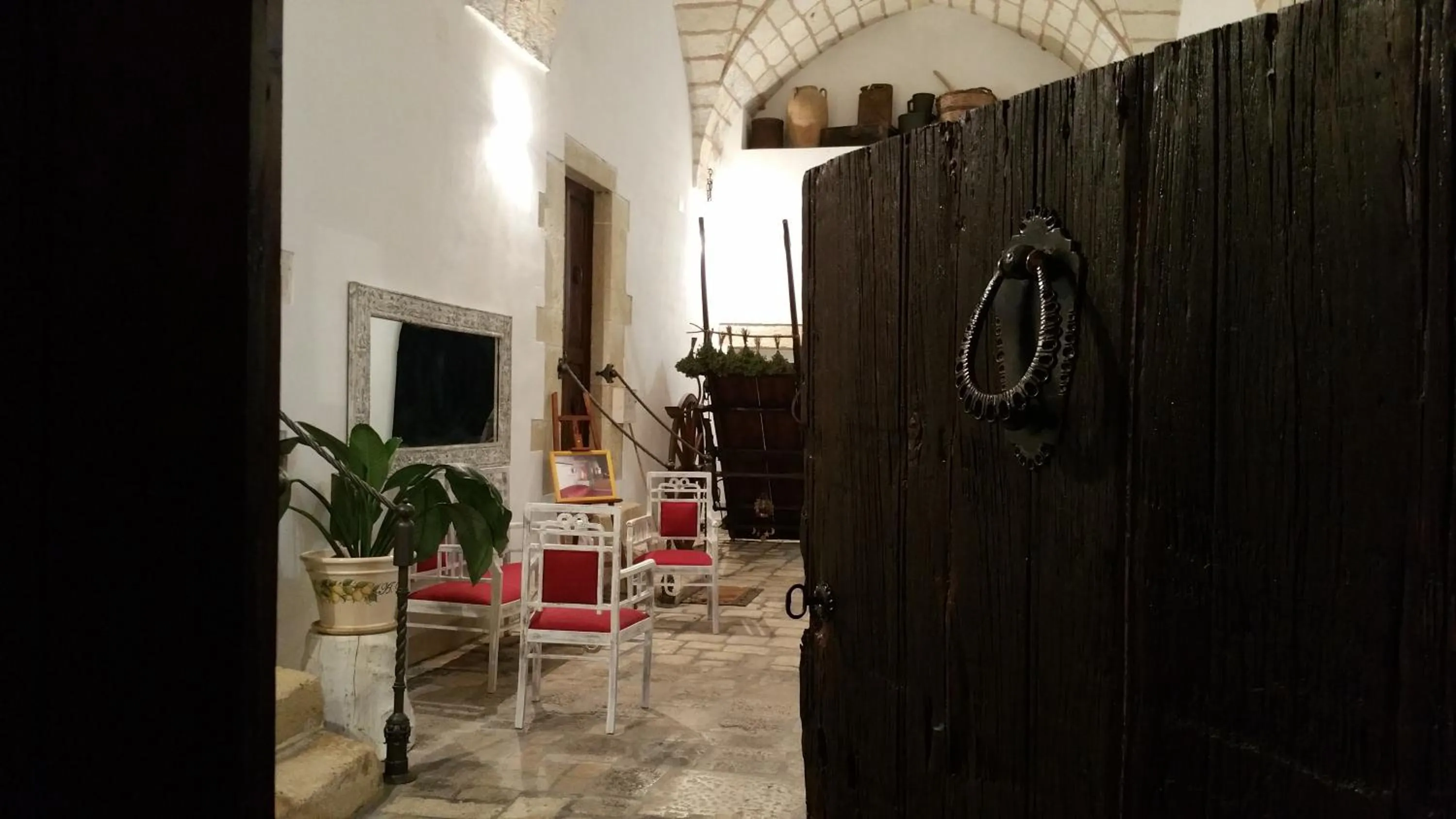 Lobby or reception in Borgo dei Filitti - B&B artistico - Piscina Solarium & Enoteca