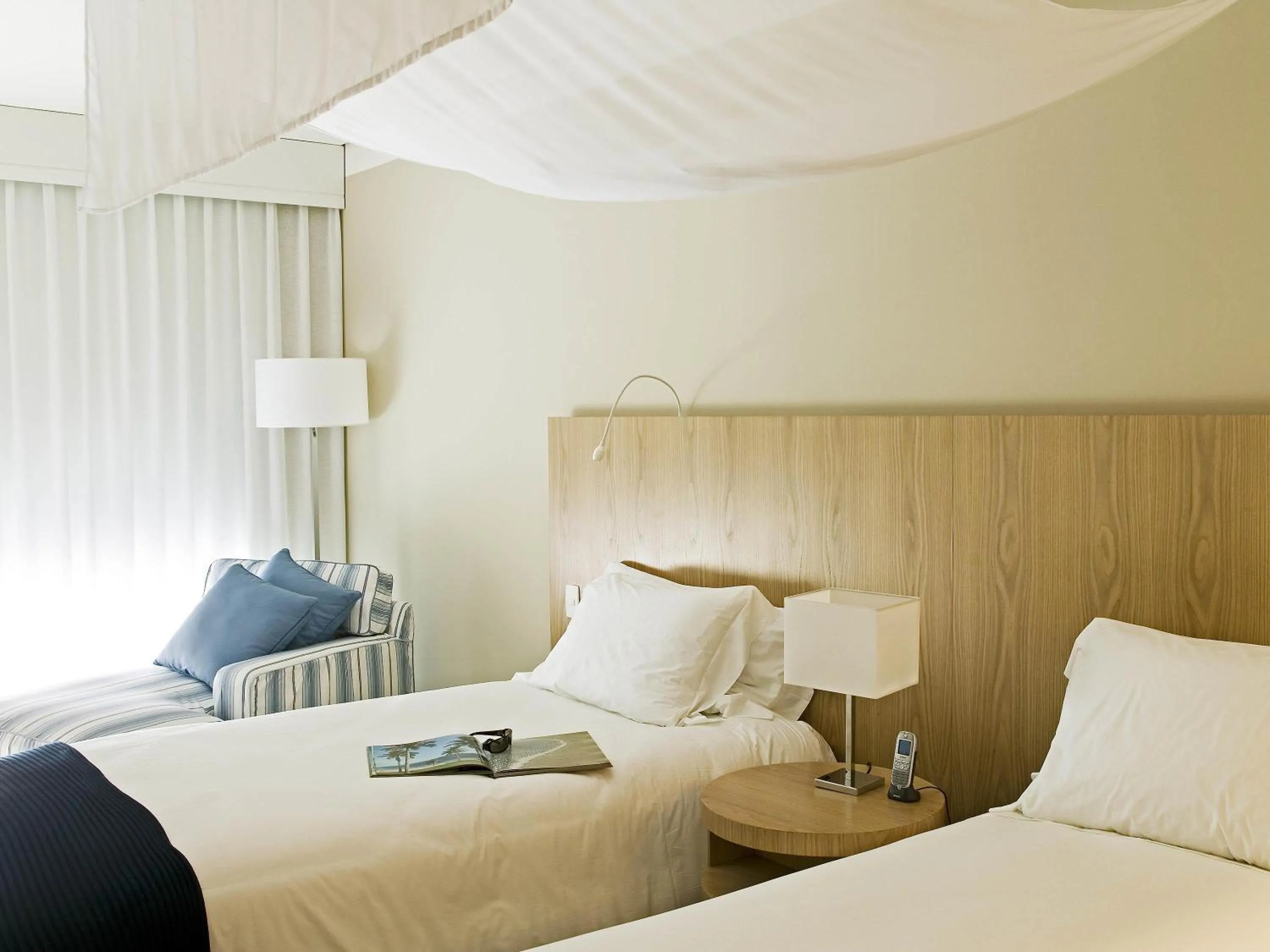 Bedroom, Bed in Hotel Jequitimar Guaruja Resort & Spa by Accor - Ex Sofitel