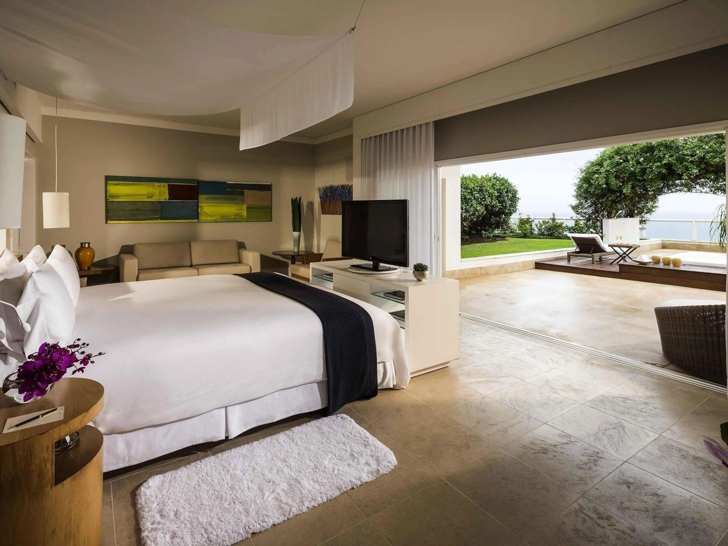 Photo of the whole room, Bed in Hotel Jequitimar Guaruja Resort & Spa by Accor - Ex Sofitel