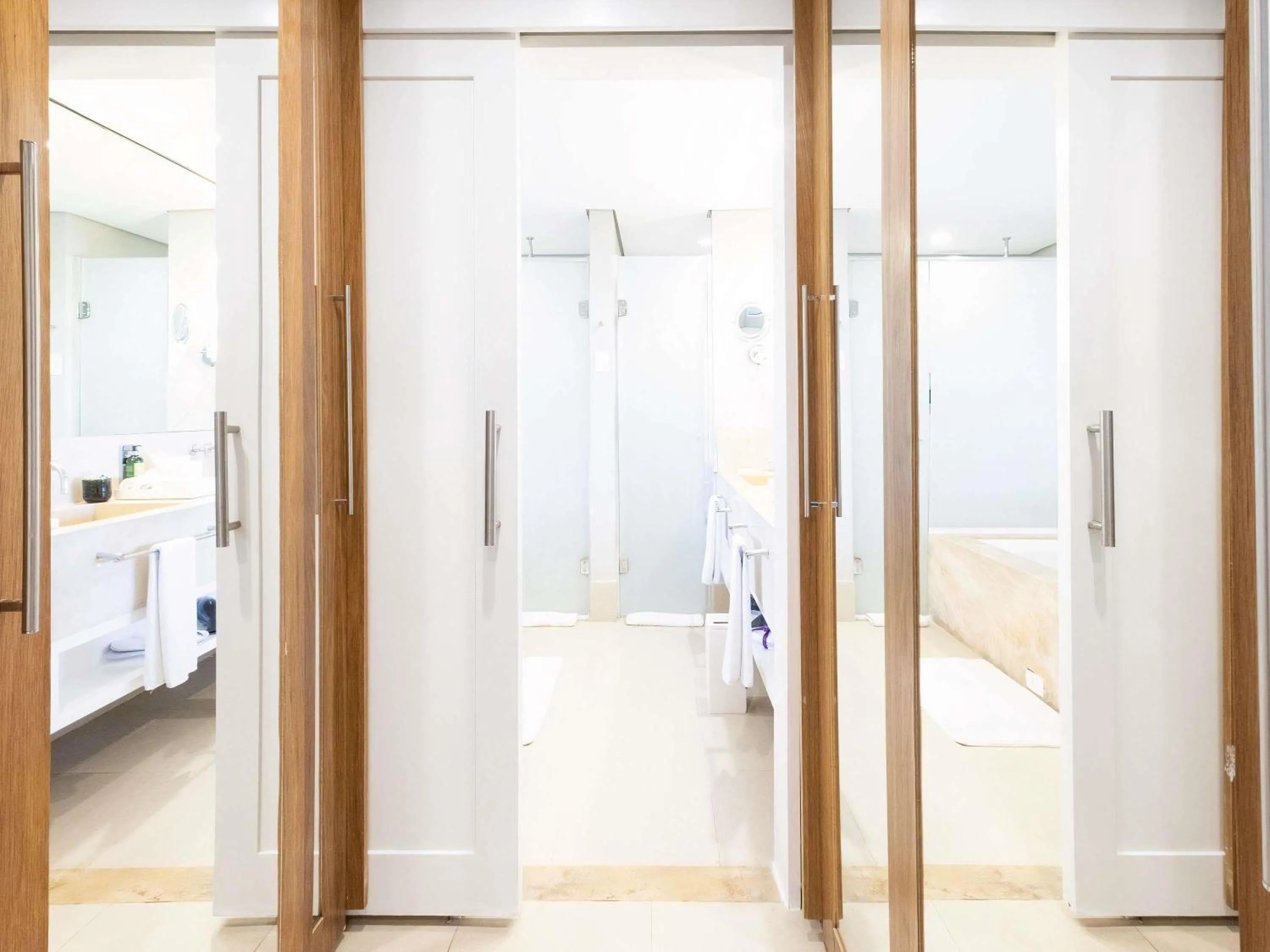 Bedroom in Hotel Jequitimar Guaruja Resort & Spa by Accor - Ex Sofitel