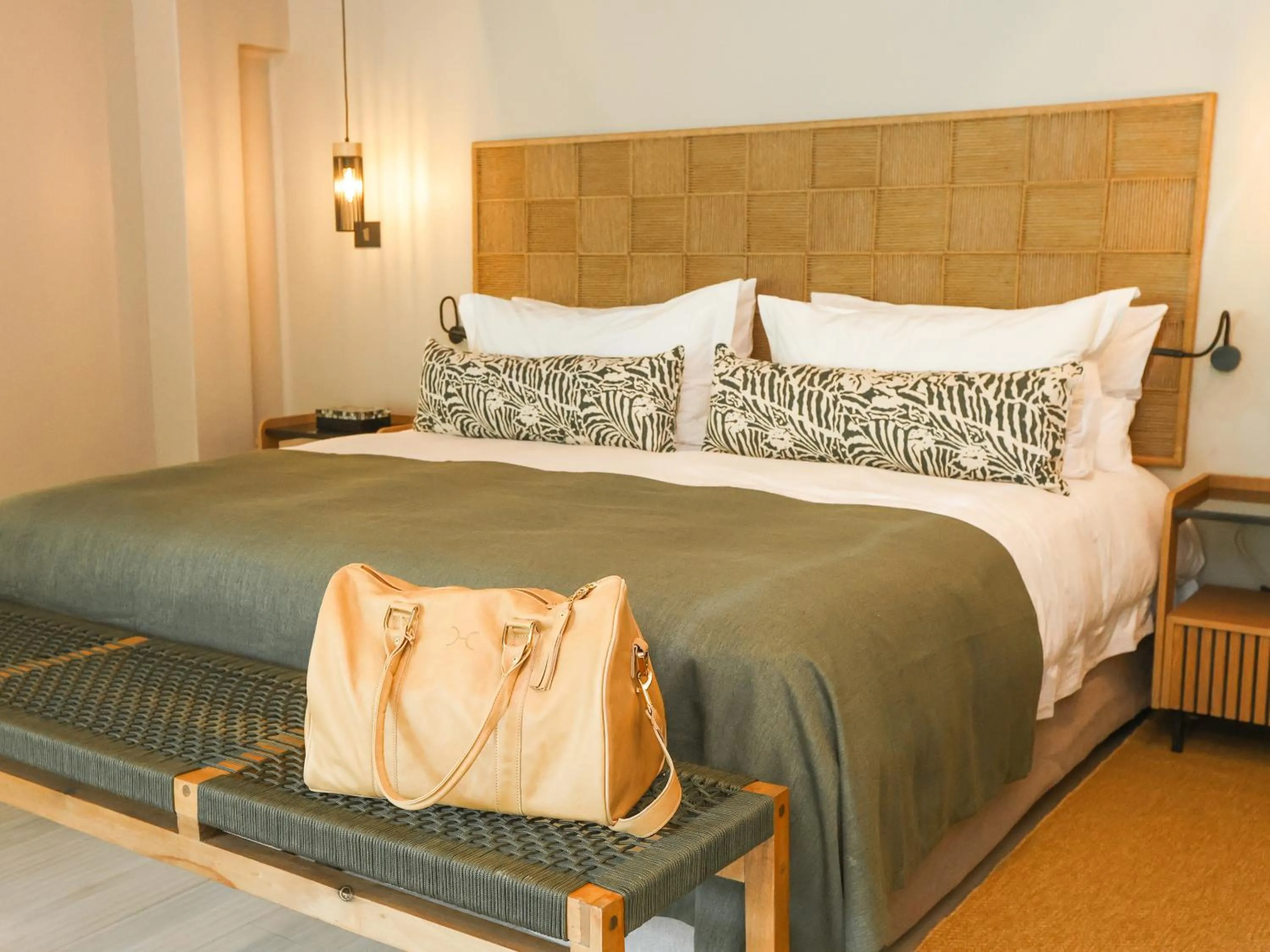 Bed in Ivory Tree Game Lodge