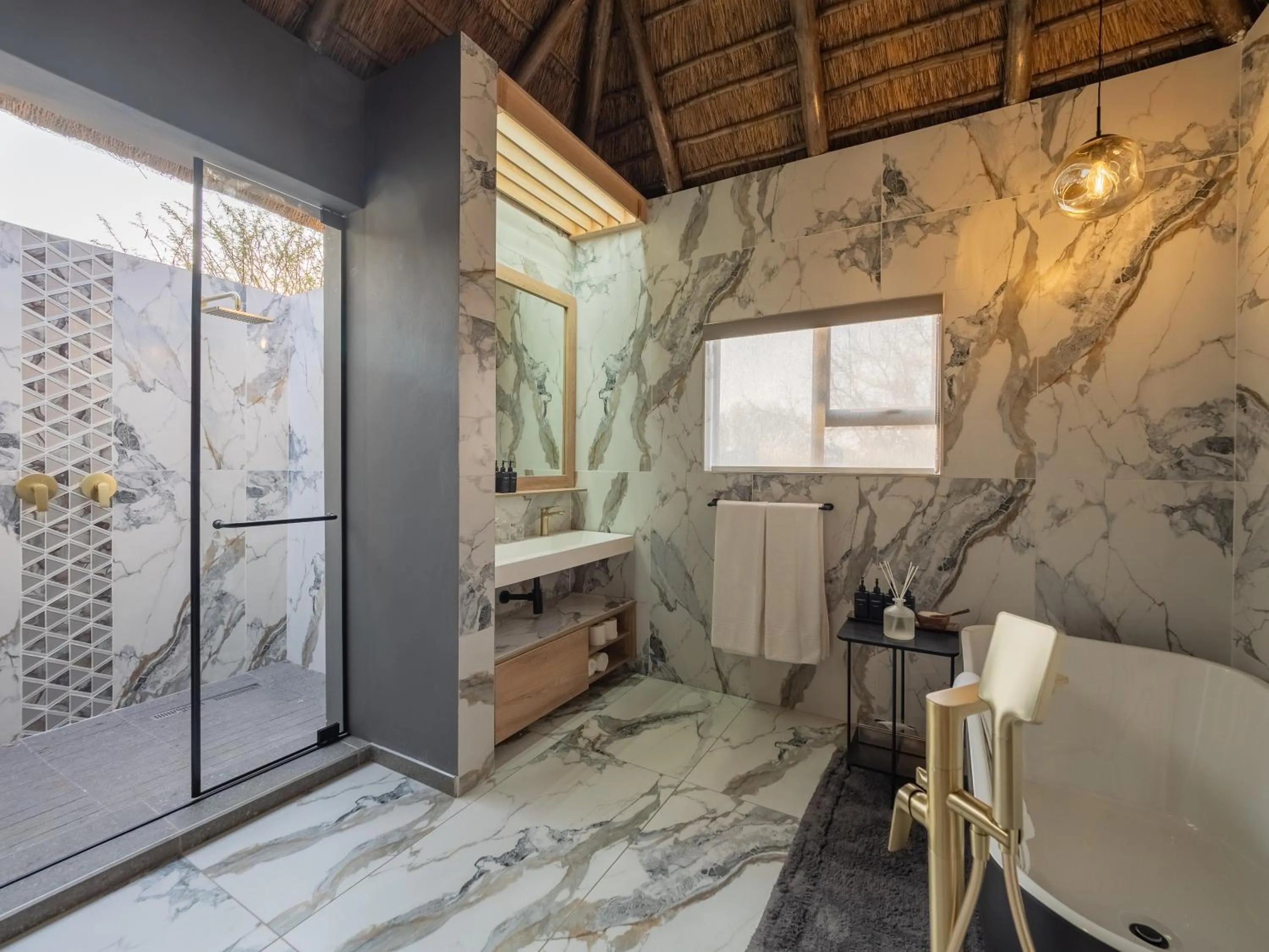 Bathroom in Ivory Tree Game Lodge