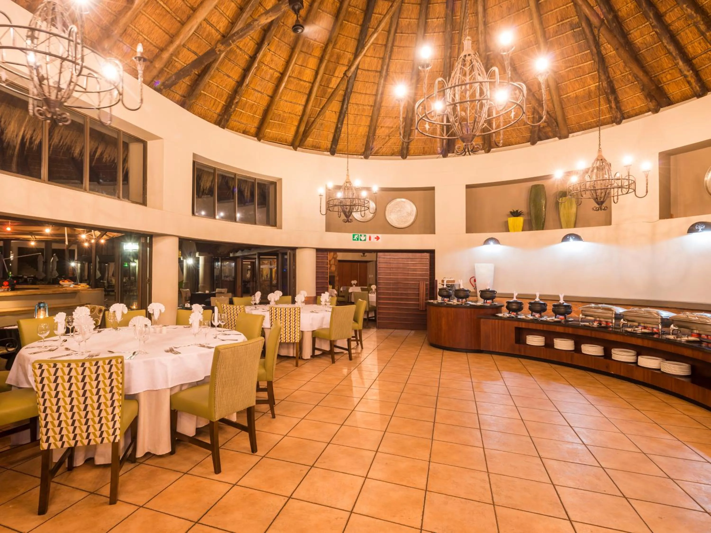 Dinner in Ivory Tree Game Lodge