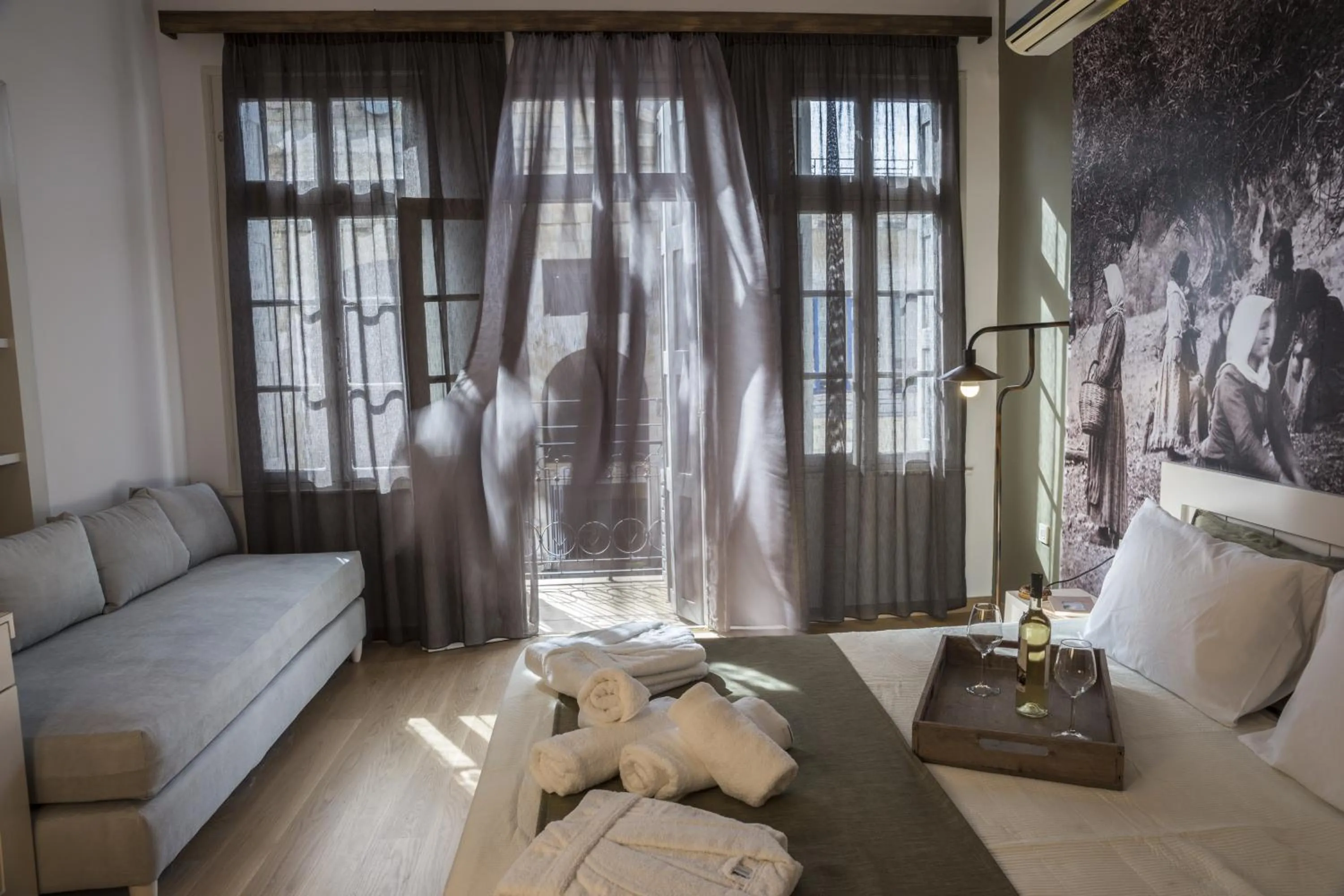 Decorative detail, Bed in Elia Daliani