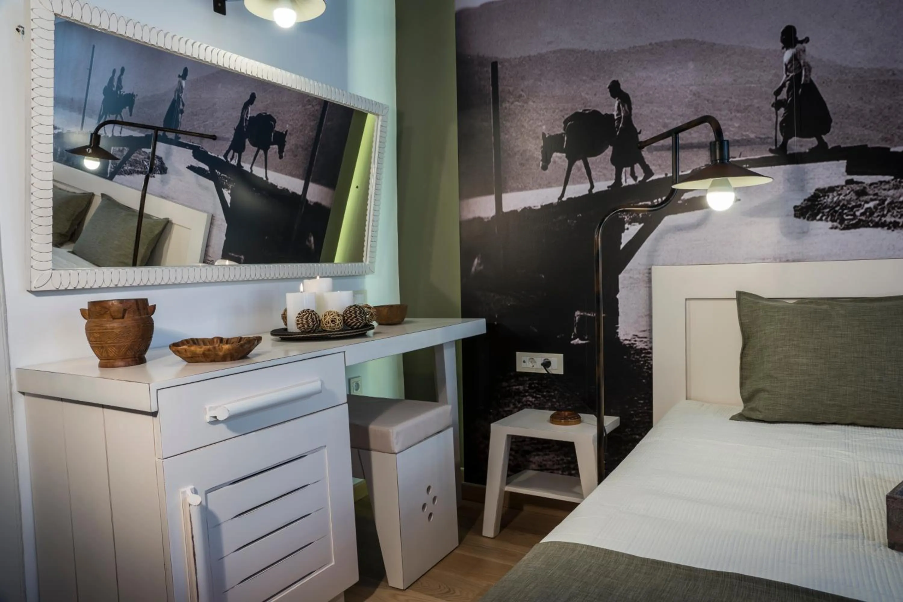 Communal lounge/ TV room, Bed in Elia Daliani