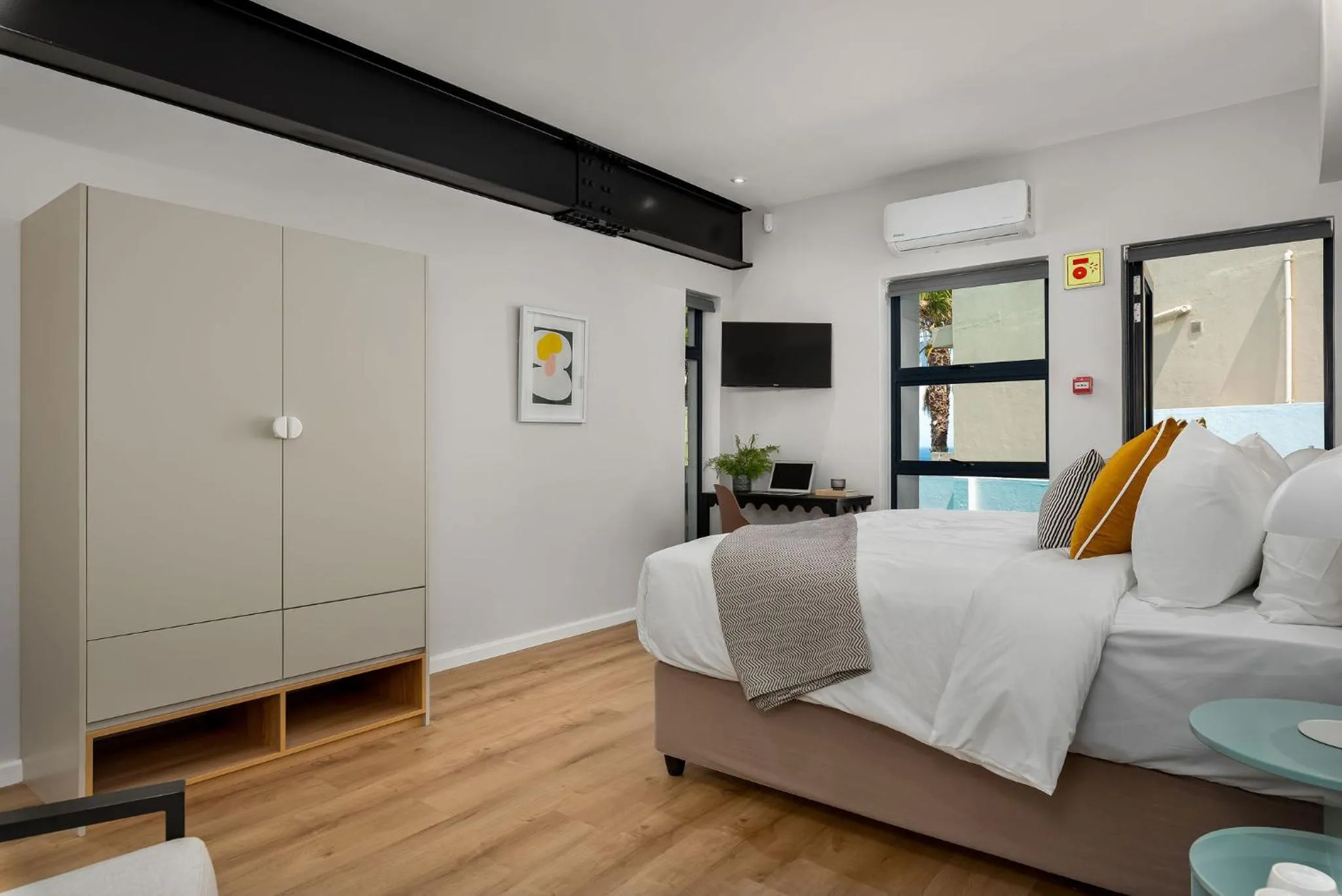 Bed in Neighbourgood 1st Crescent