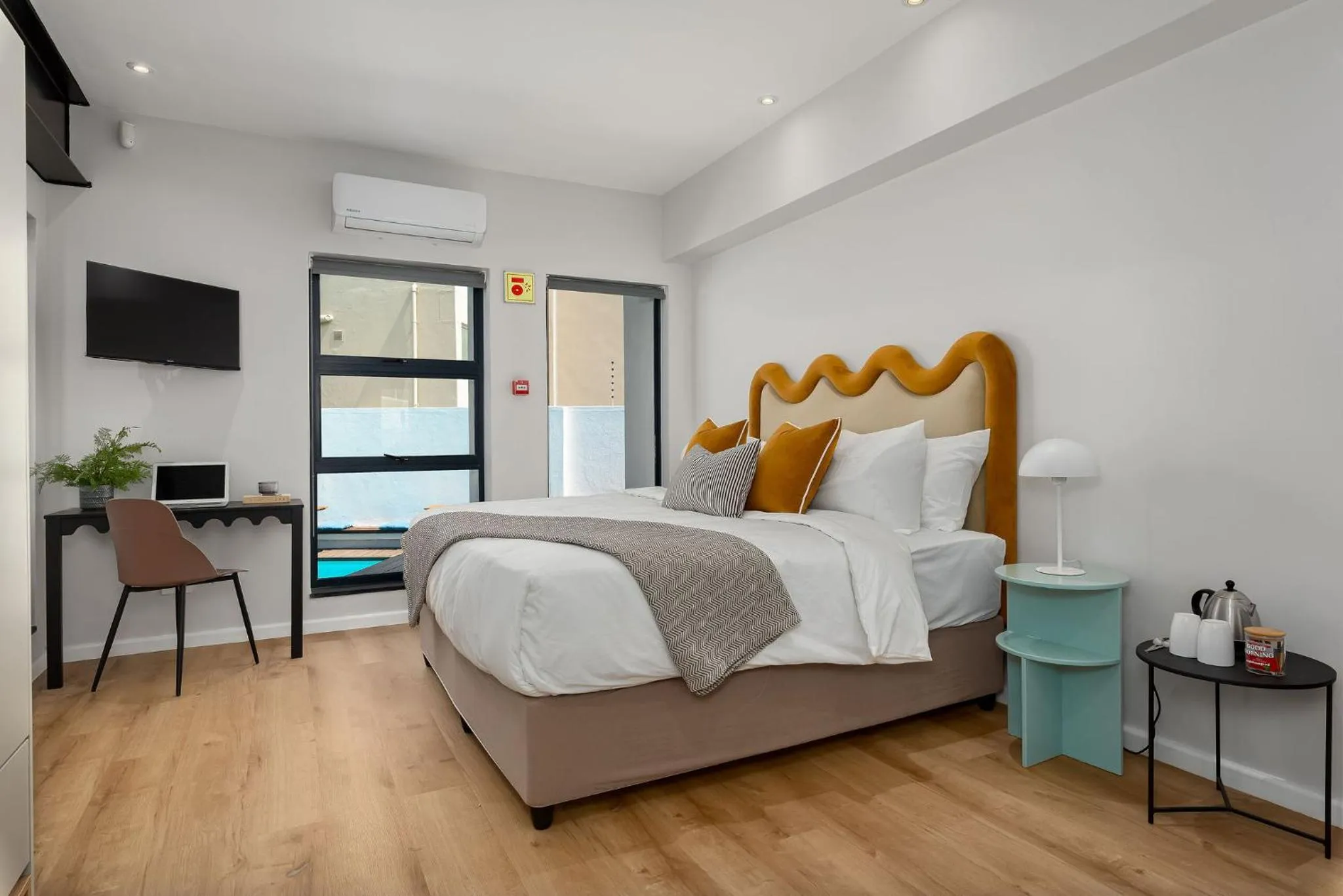 Bed in Neighbourgood 1st Crescent