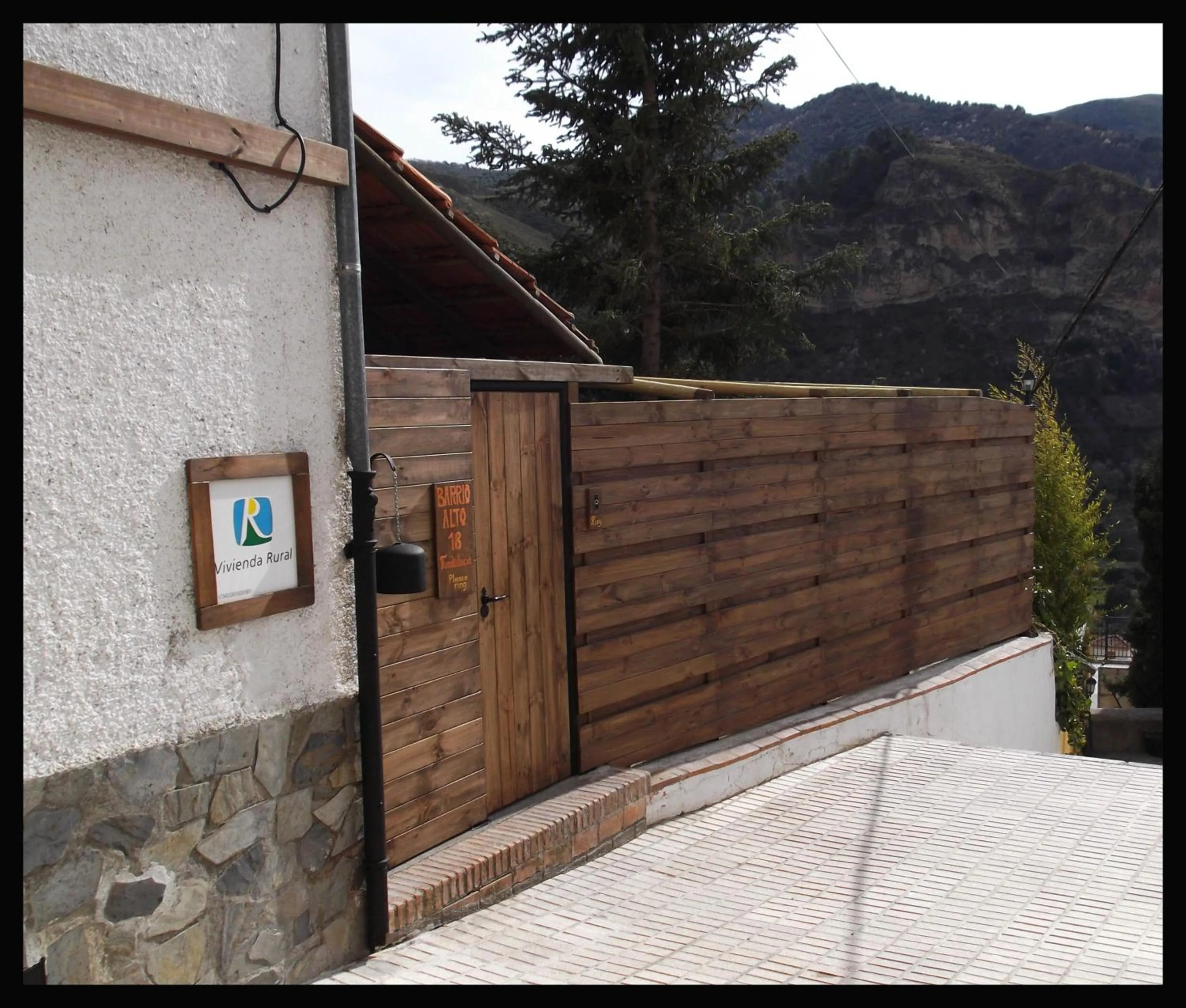 Facade/entrance in Fundalucia Guesthouse