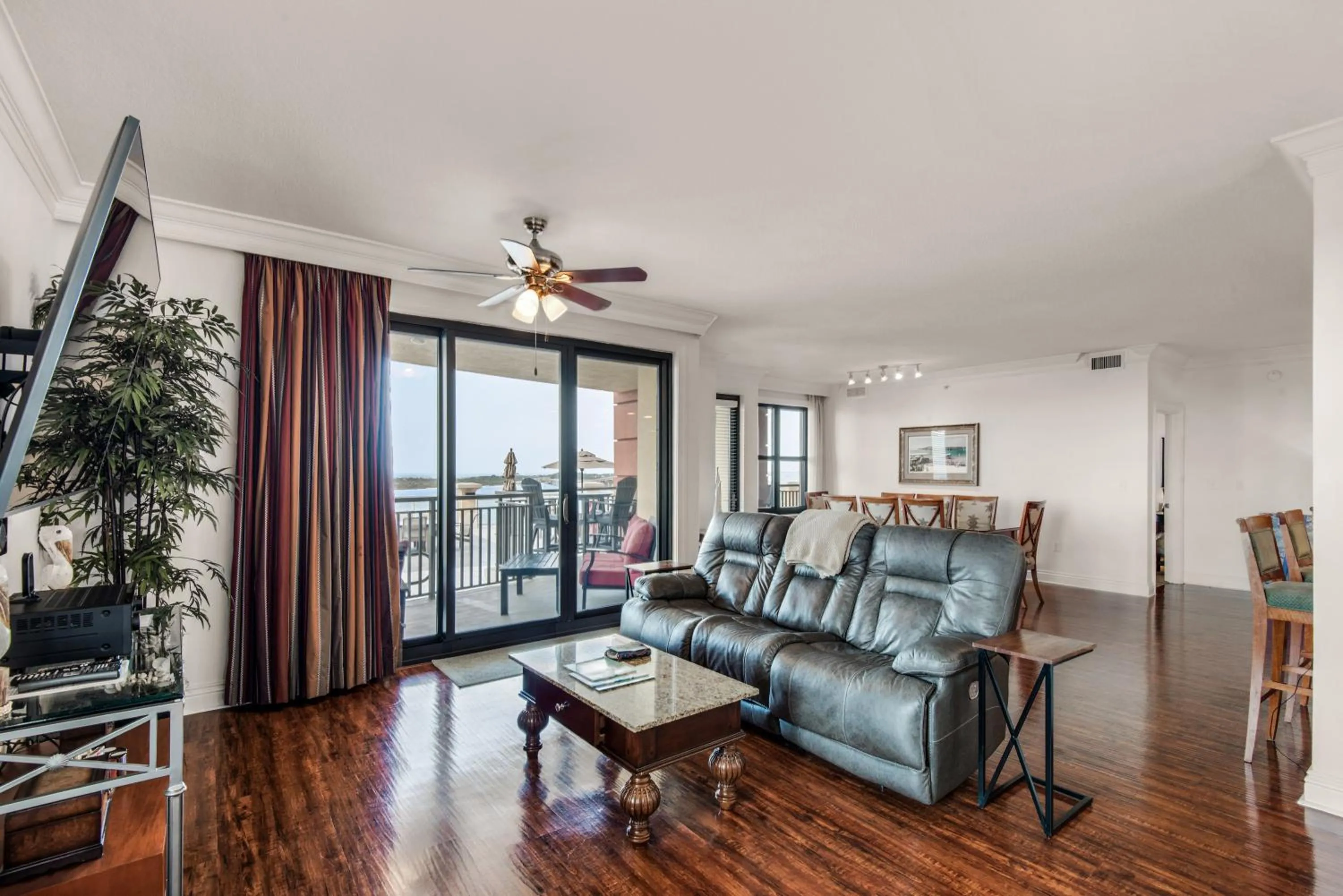 Bright, Corner Unit With Incredible Gulf And Sunset Views!