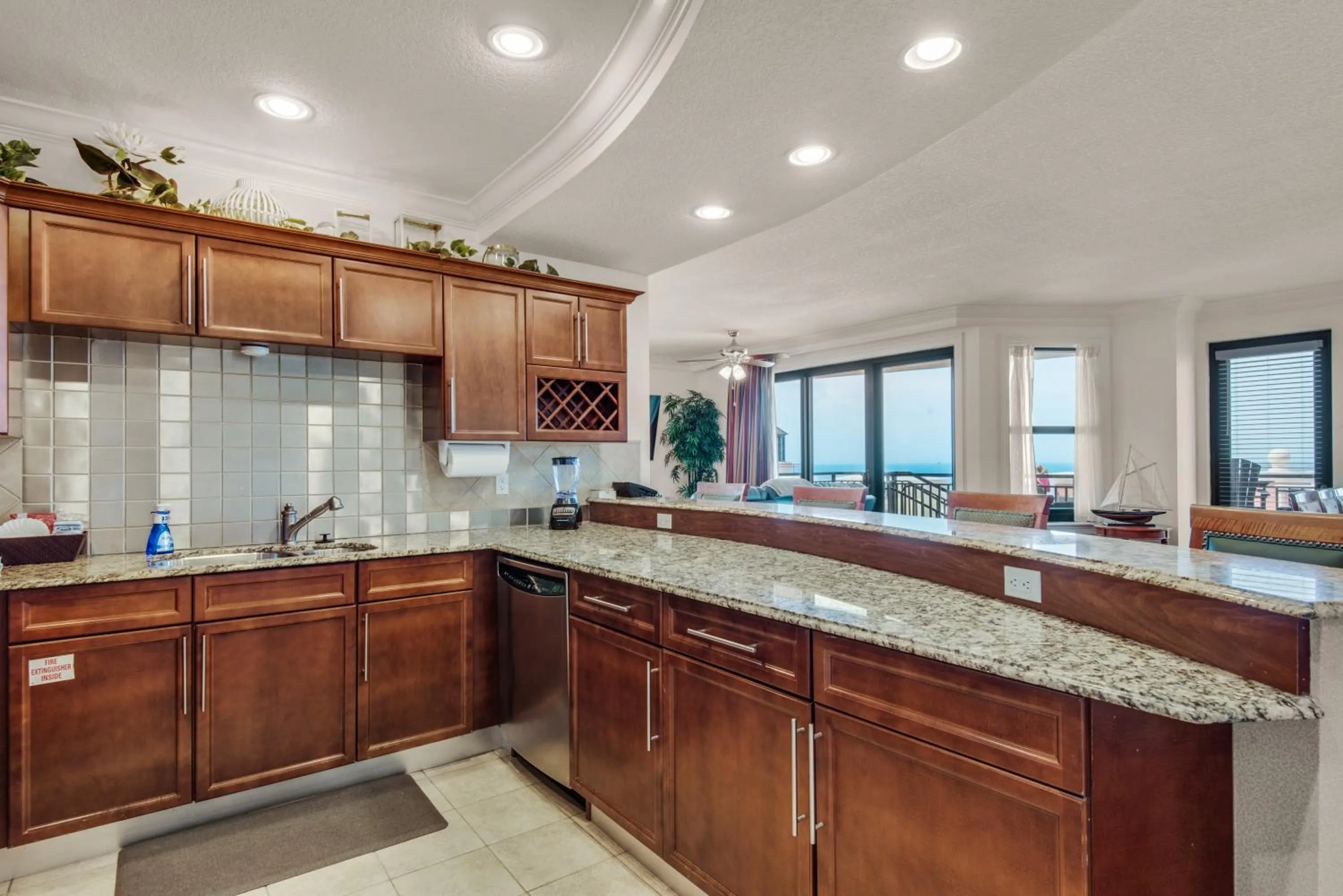 Bright, Corner Unit With Incredible Gulf And Sunset Views!