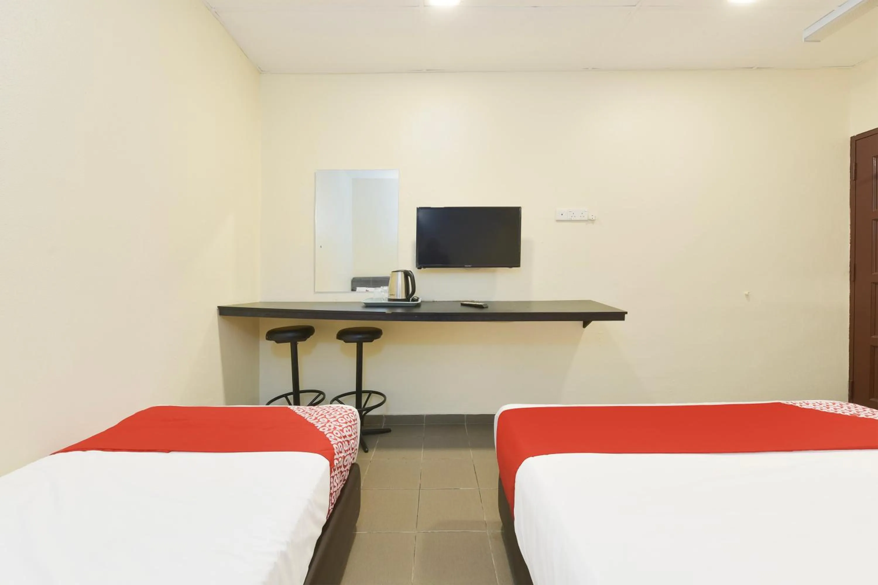 Bedroom, Bed in Hotel O Gest Inn