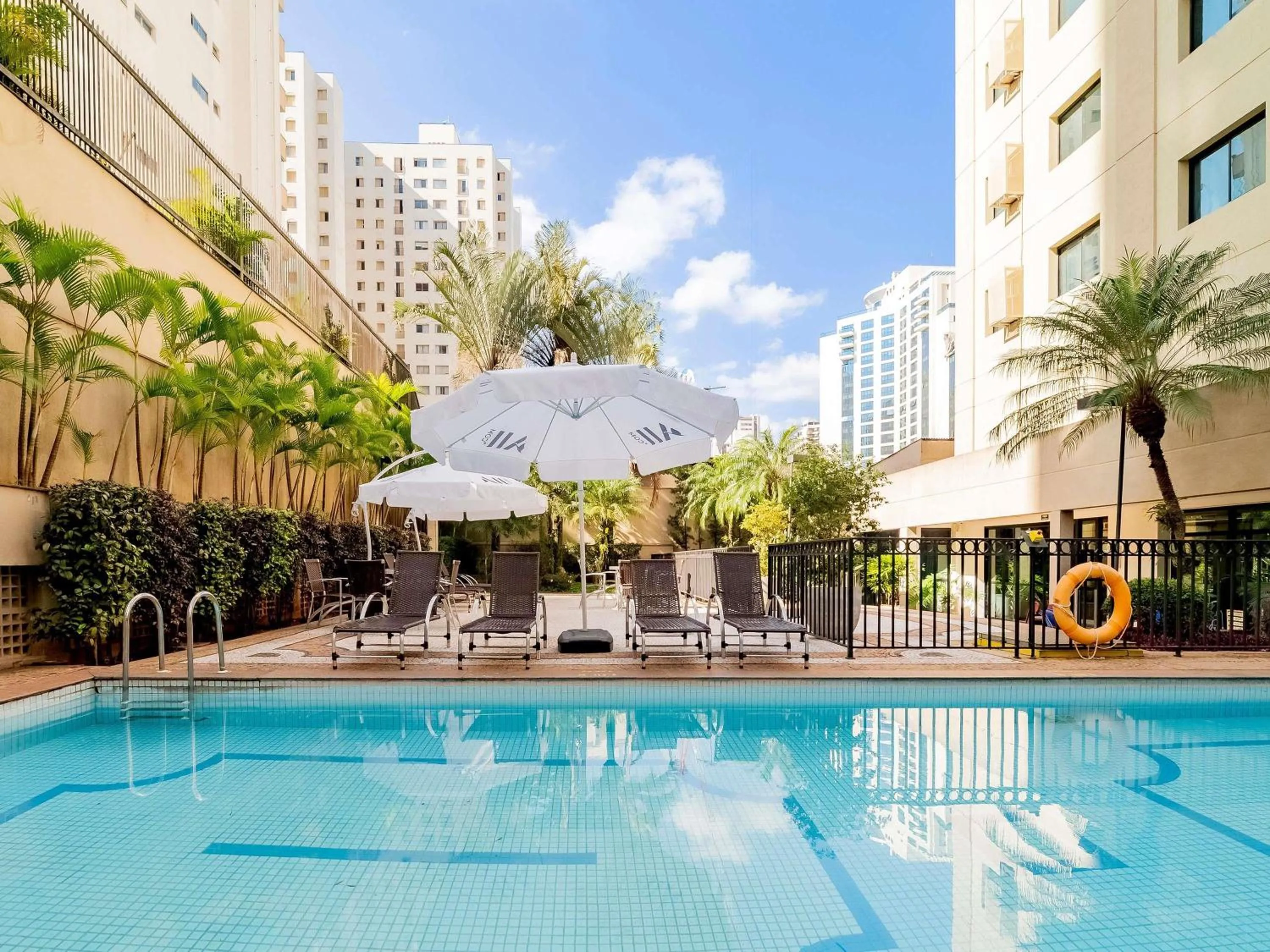 Pool view in Mercure São Paulo Ibirapuera Privilege