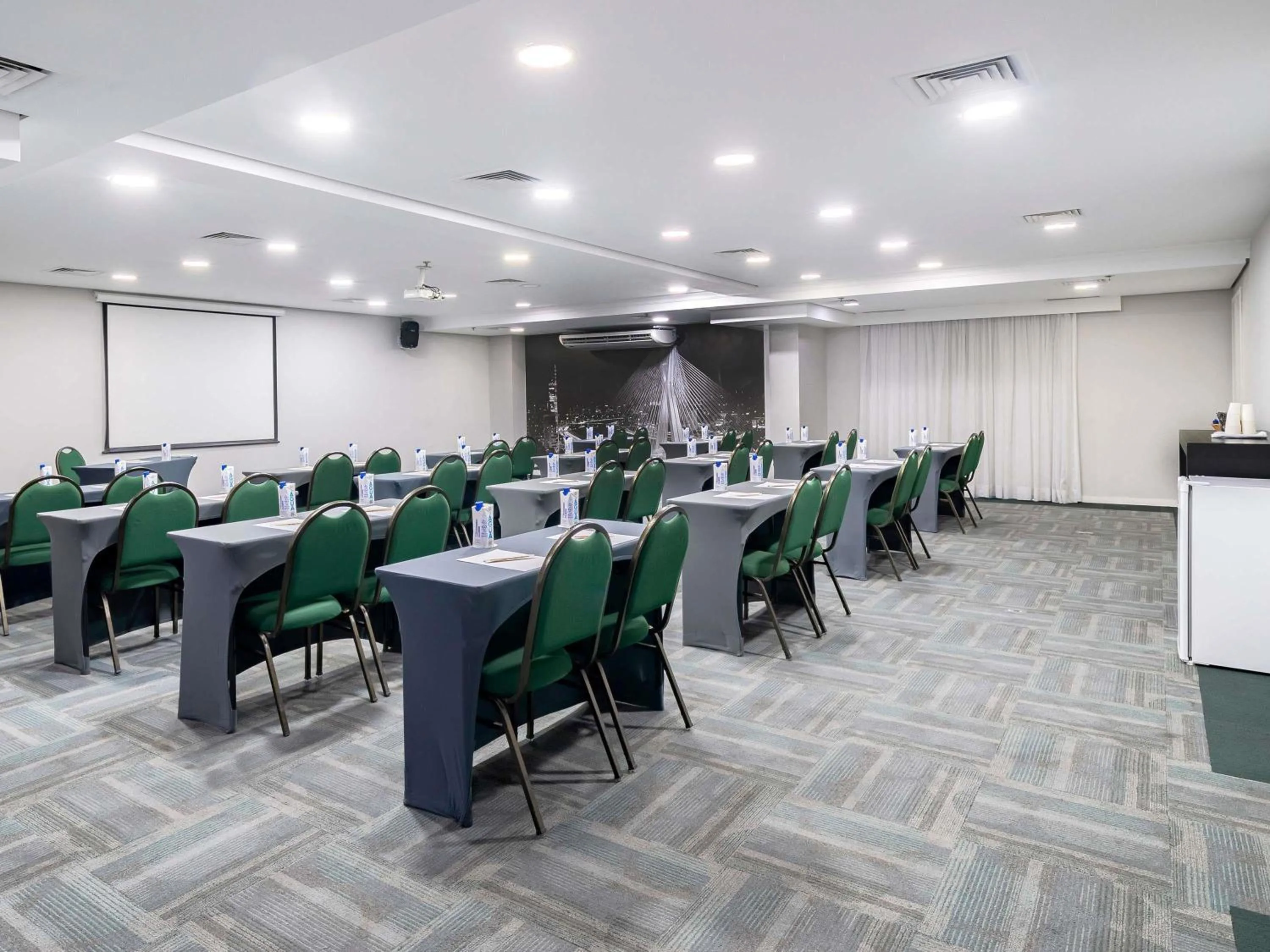 Meeting/conference room in Mercure São Paulo Ibirapuera Privilege