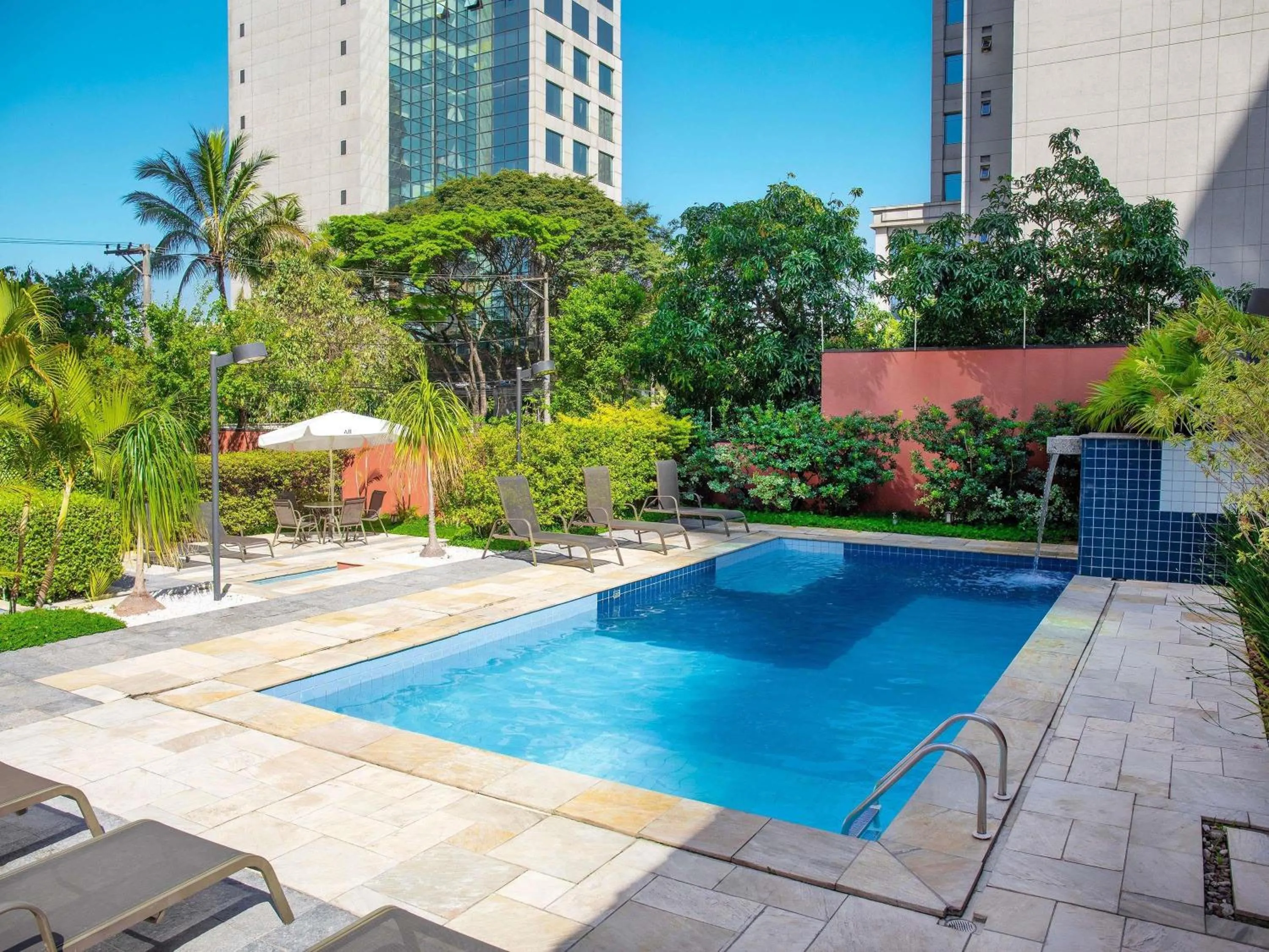 Pool view in Mercure Sao Paulo Berrini
