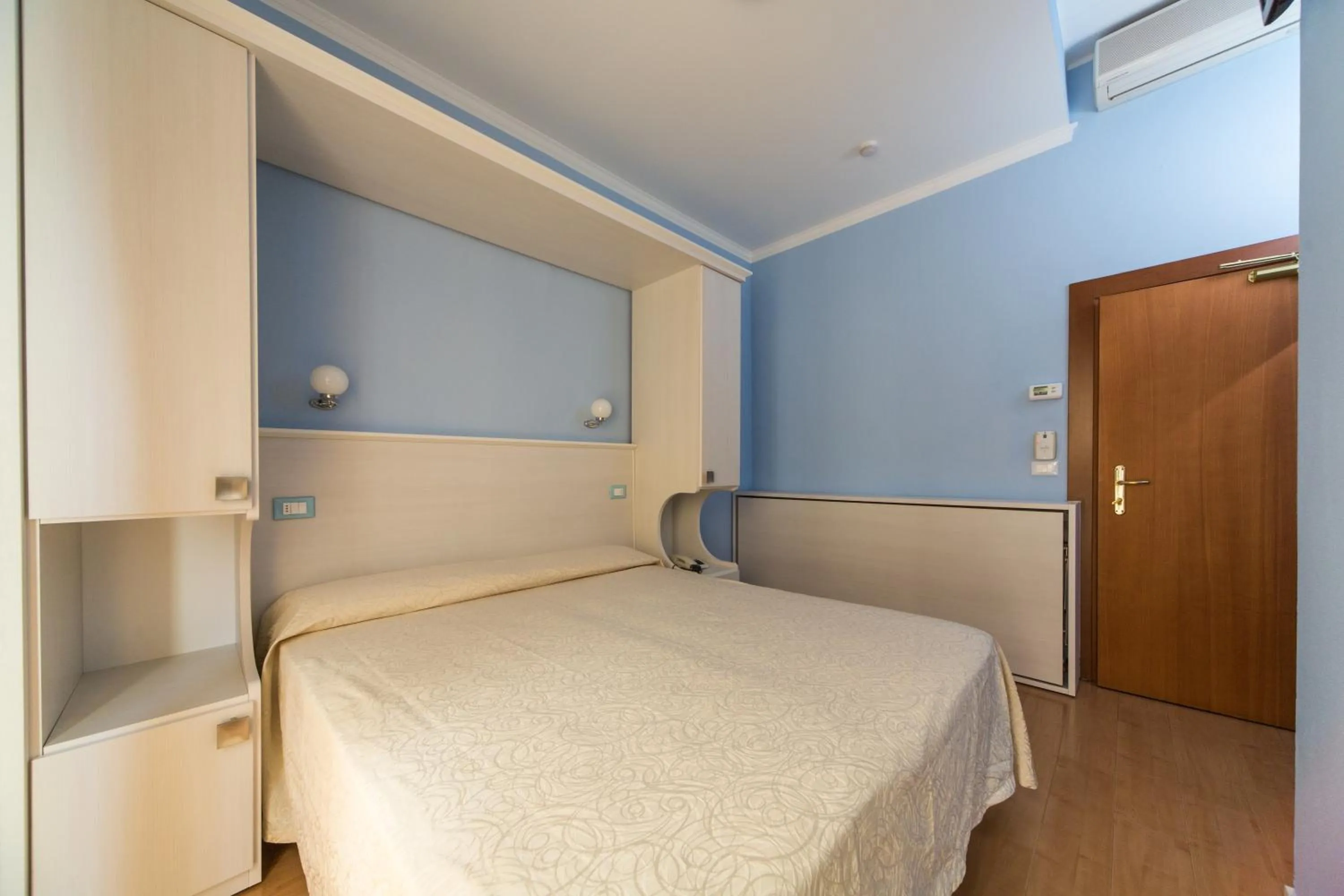 Bedroom in Hotel Trieste