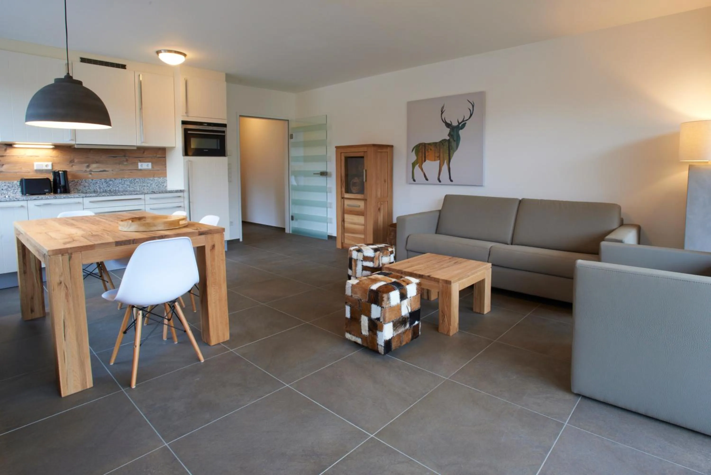 Living room in Ski & Golf Suites Zell am See by Alpin Rentals