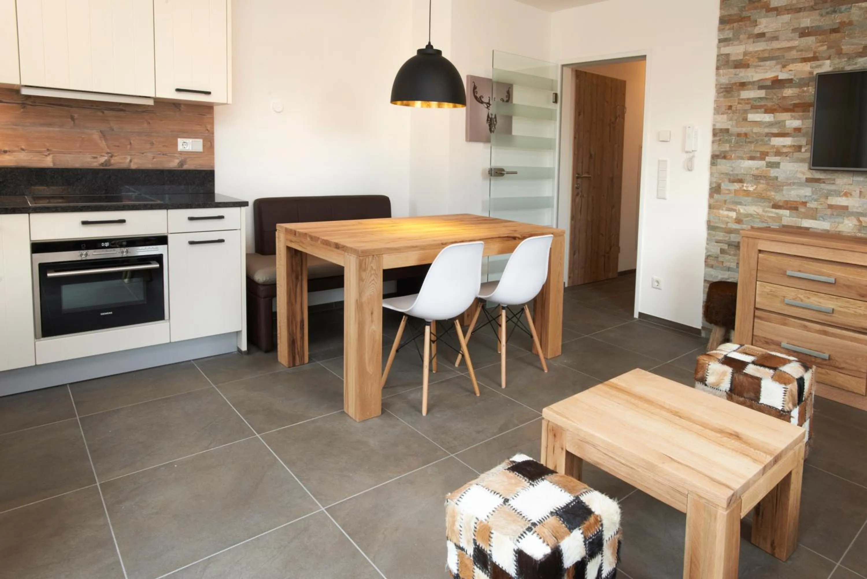 Kitchen or kitchenette in Ski & Golf Suites Zell am See by Alpin Rentals