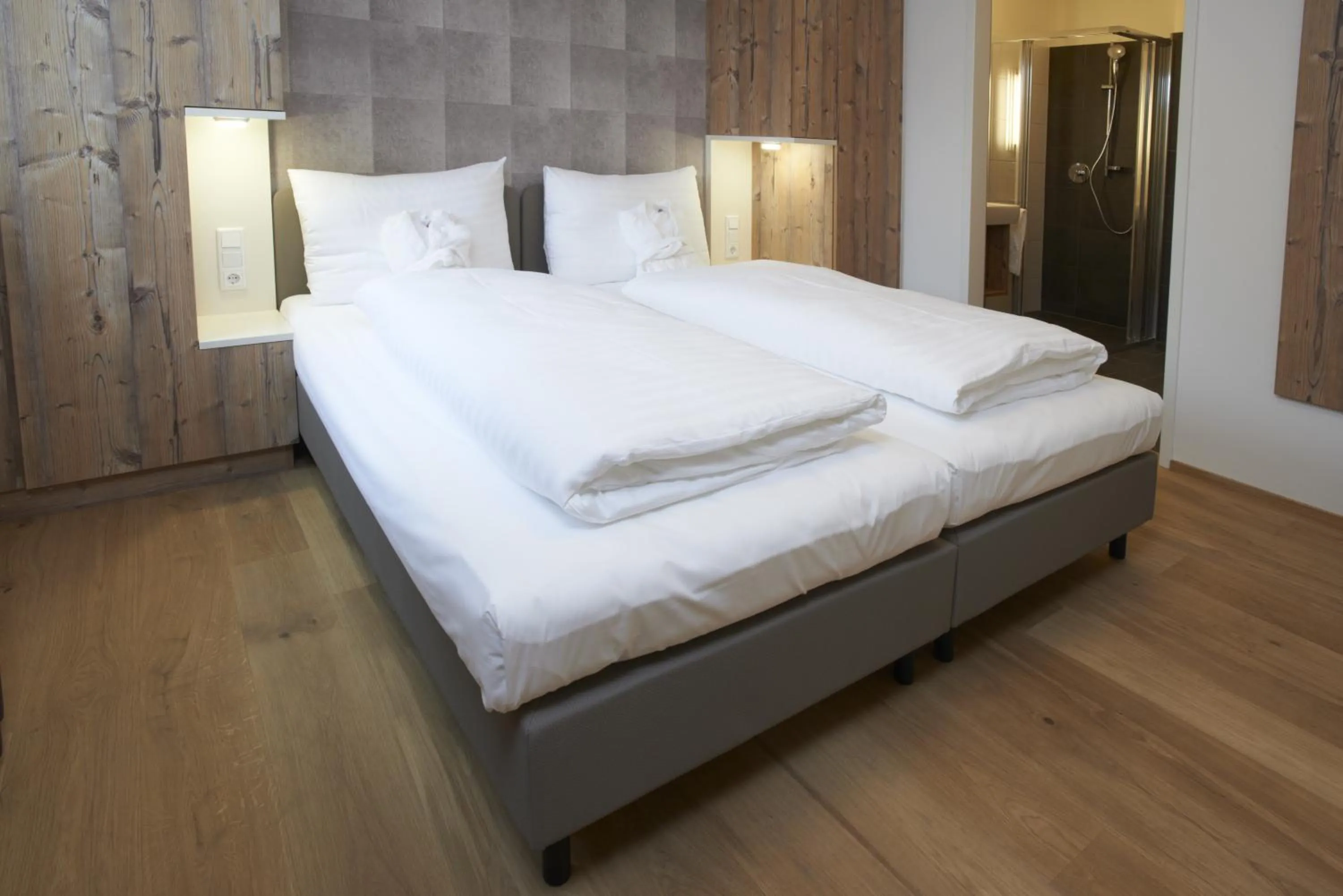 Bedroom, Bed in Ski & Golf Suites Zell am See by Alpin Rentals