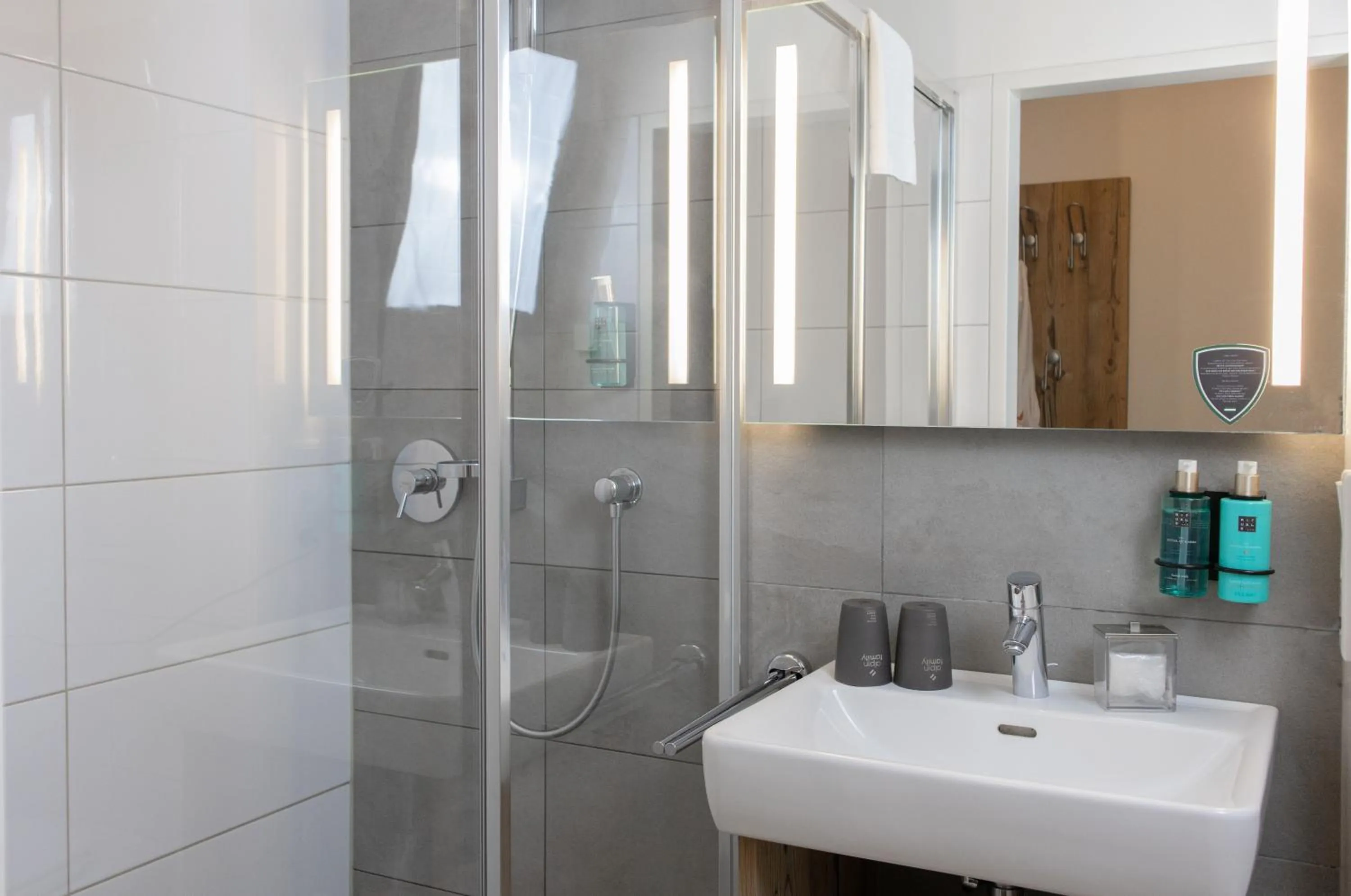 Shower in Ski & Golf Suites Zell am See by Alpin Rentals