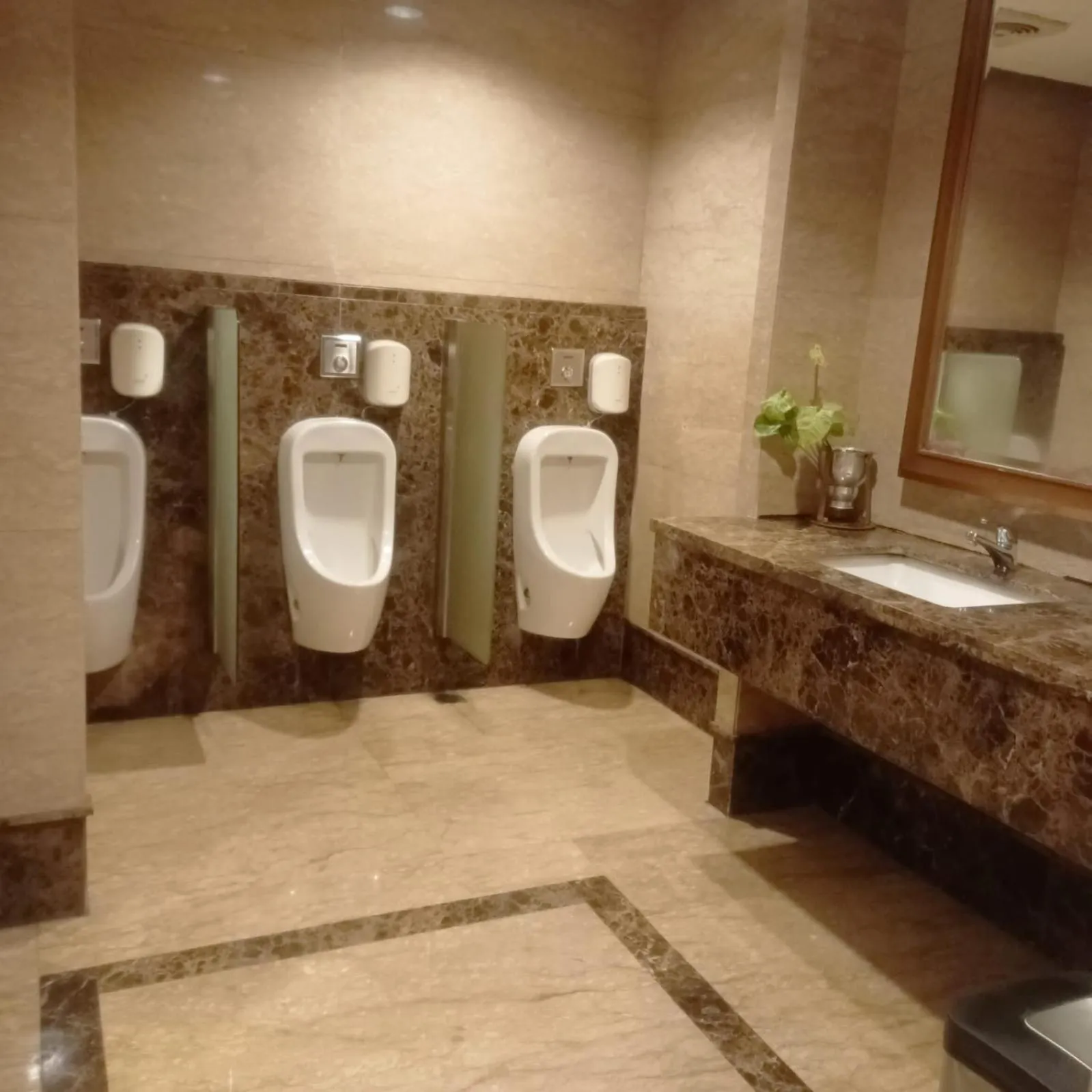 eL Royale Apartment by Faris Property