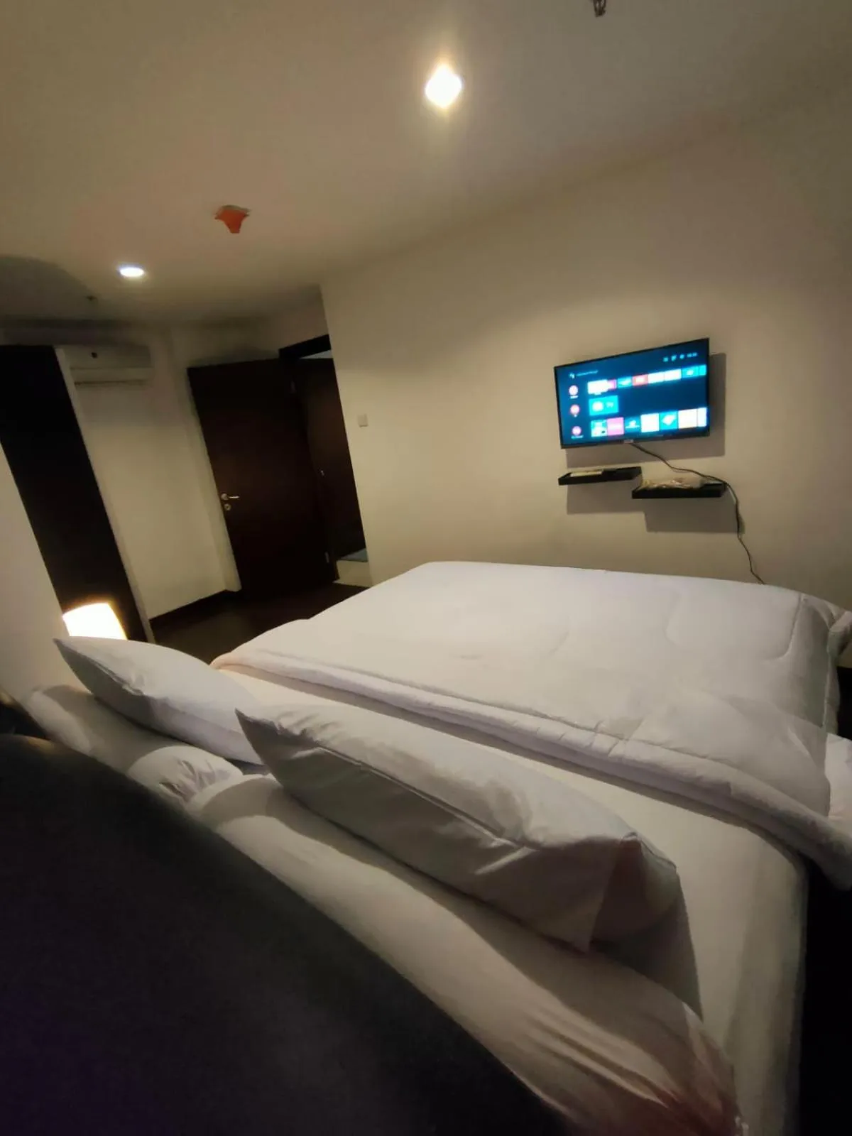 Bed in eL Royale Apartment by Faris Property