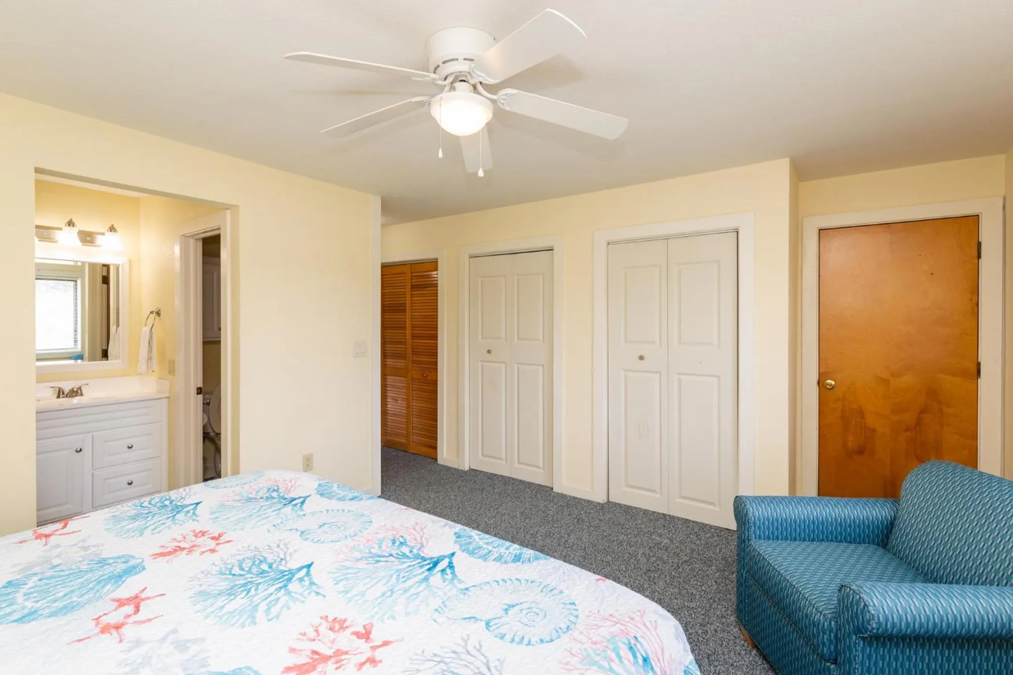 Bed in Sea Scape Beach and Golf Villas