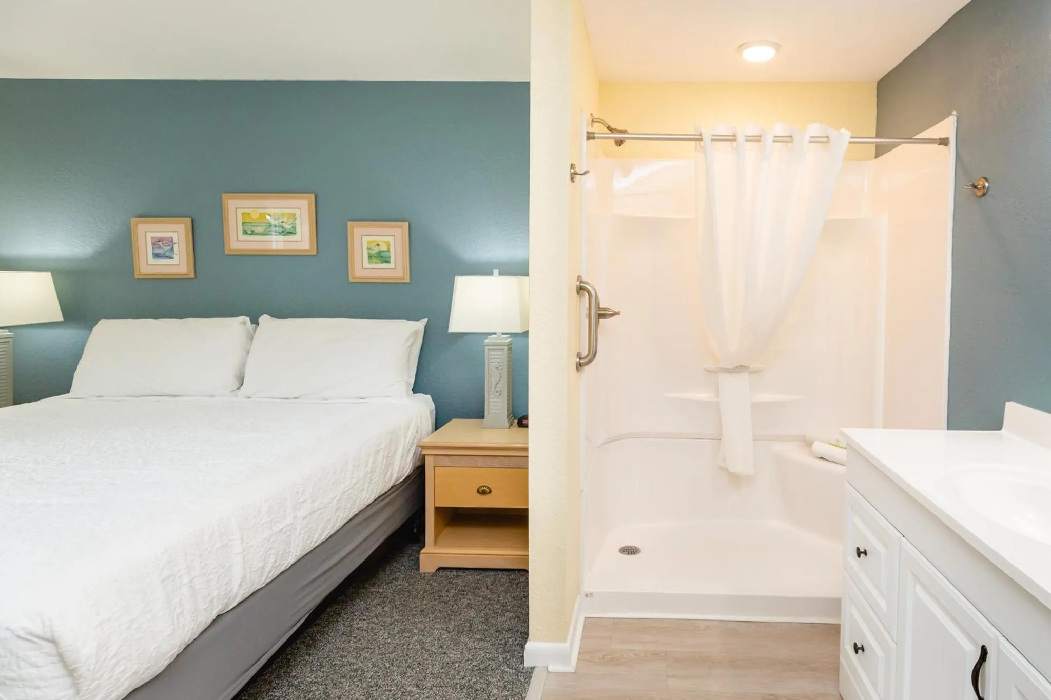 Bed in Sea Scape Beach and Golf Villas