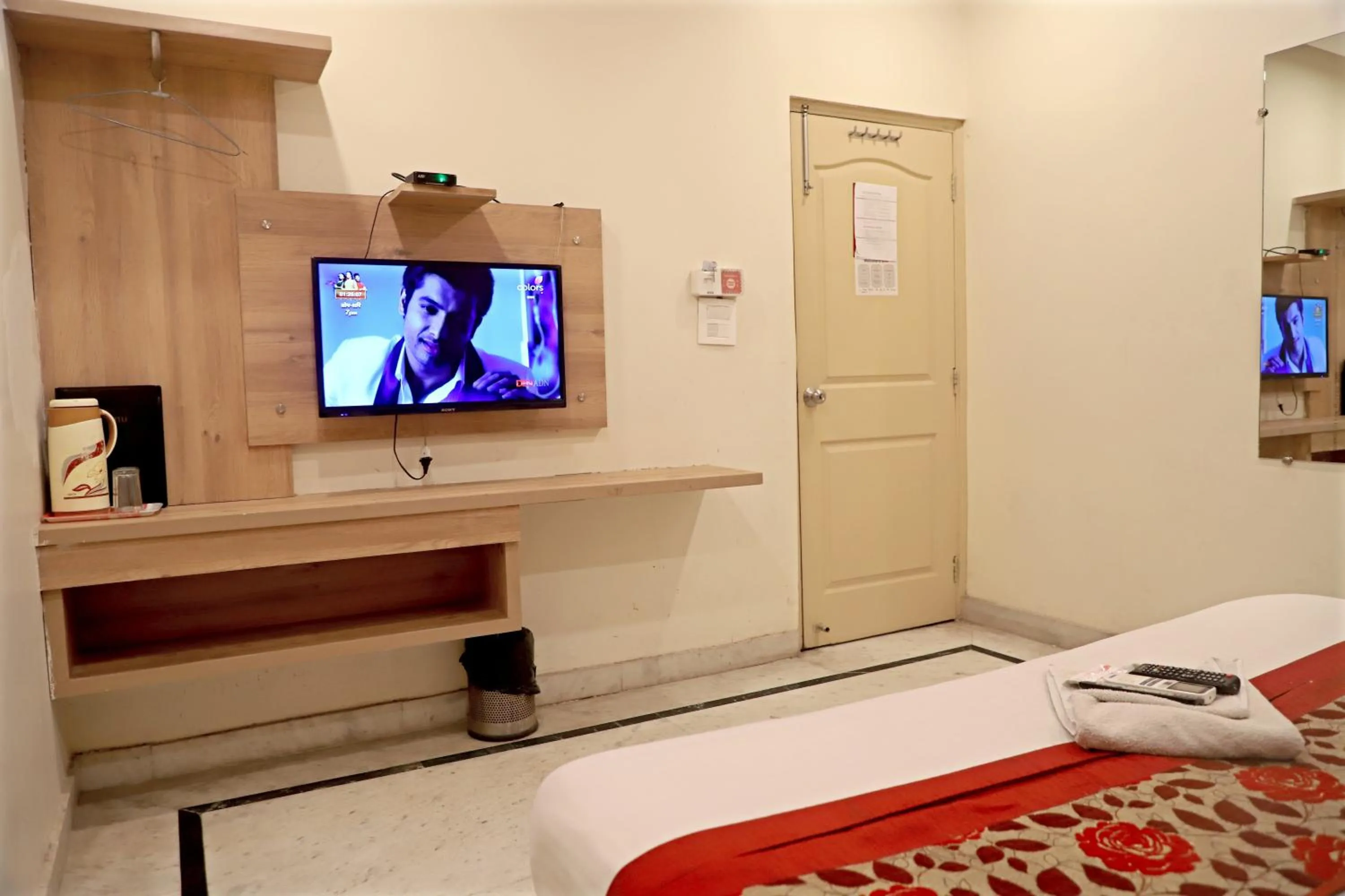 Bed in Hotel Klick International - 2 Min Walking From New Delhi Railway Station