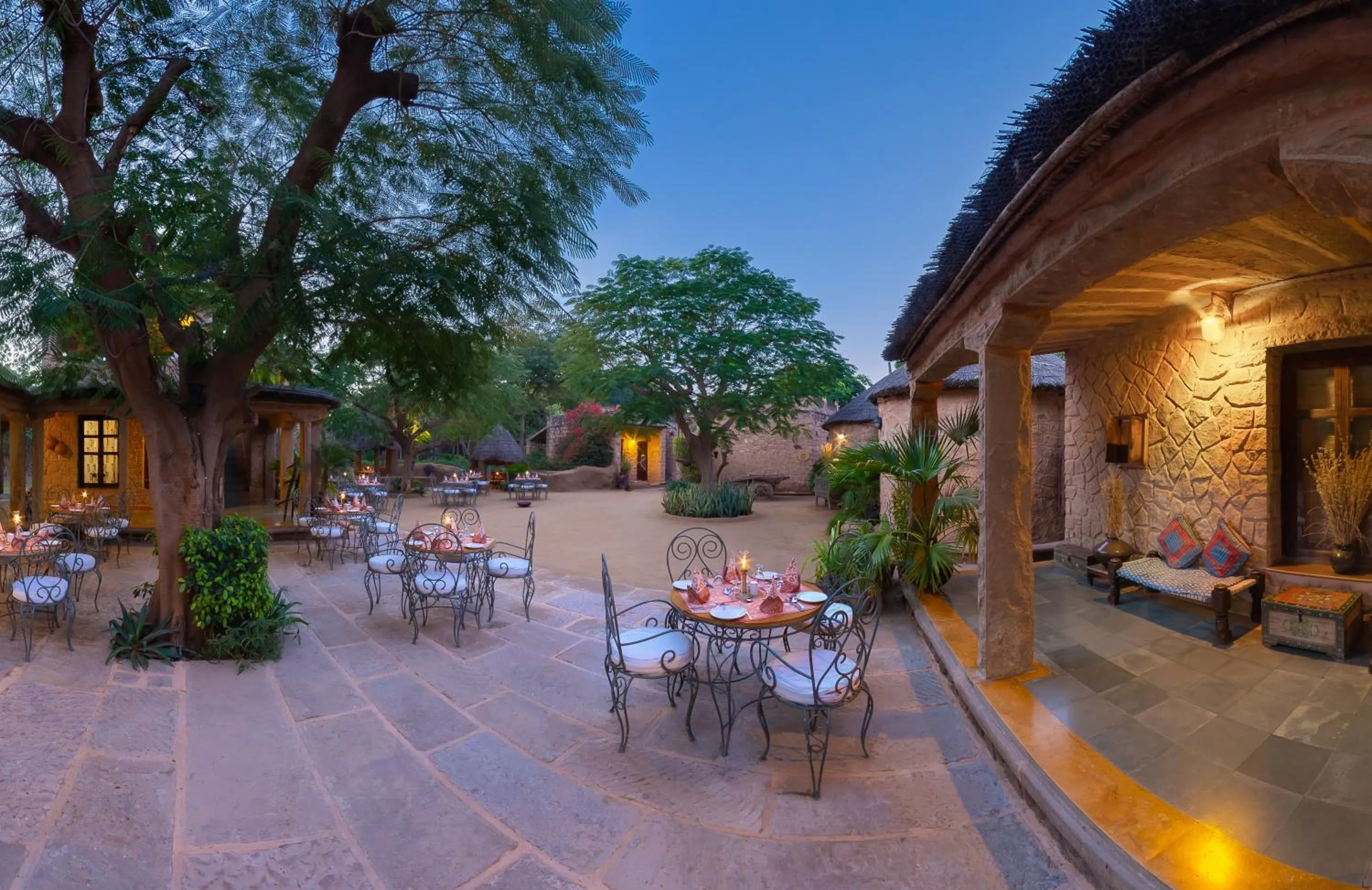 Restaurant/places to eat in MANVĀR SHERGARH, THE DESERT RESORT