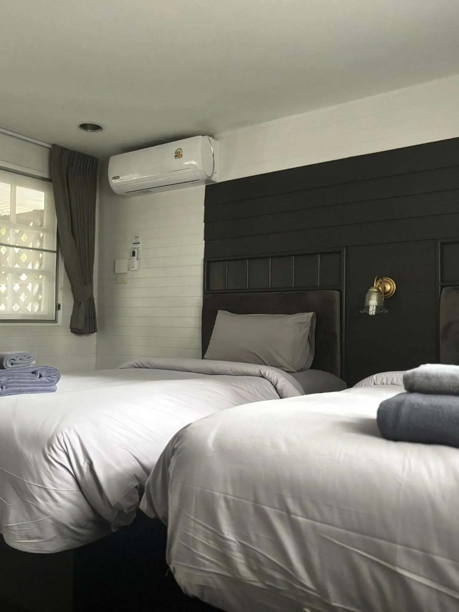 Bedroom, Bed in Luna Hut Resort