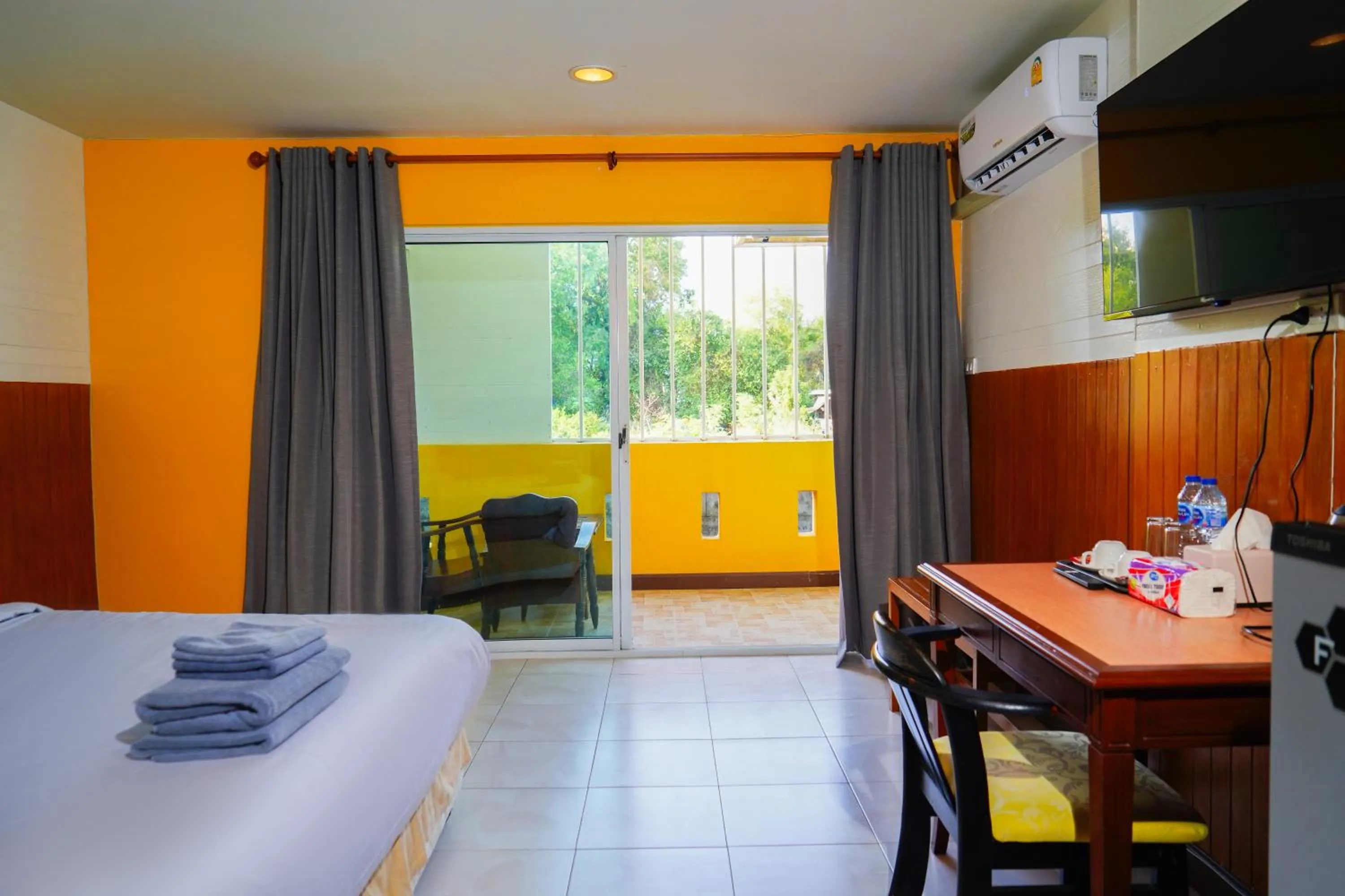 TV and multimedia, Bed in Luna Hut Resort