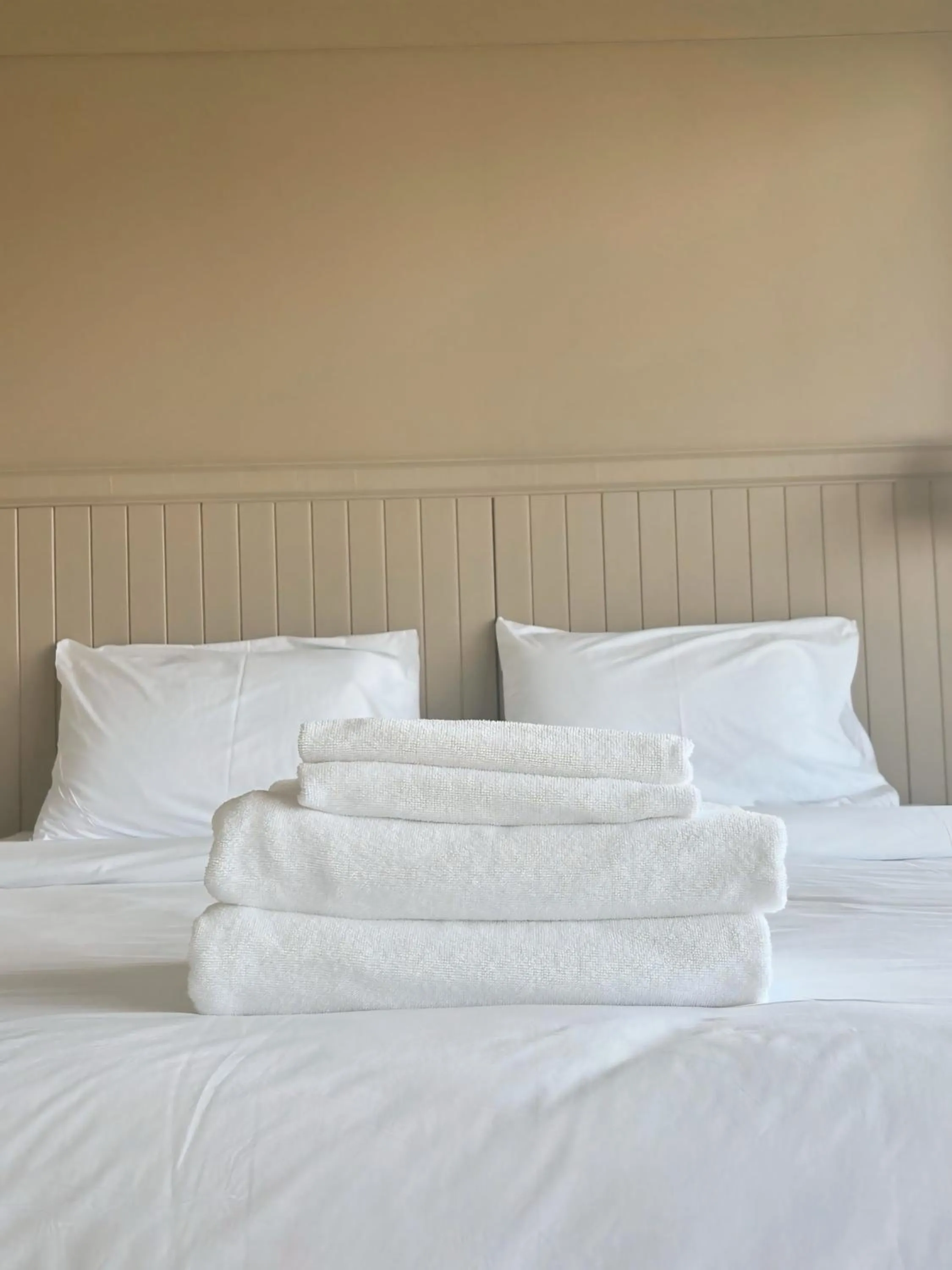 Bed in Luna Hut Resort