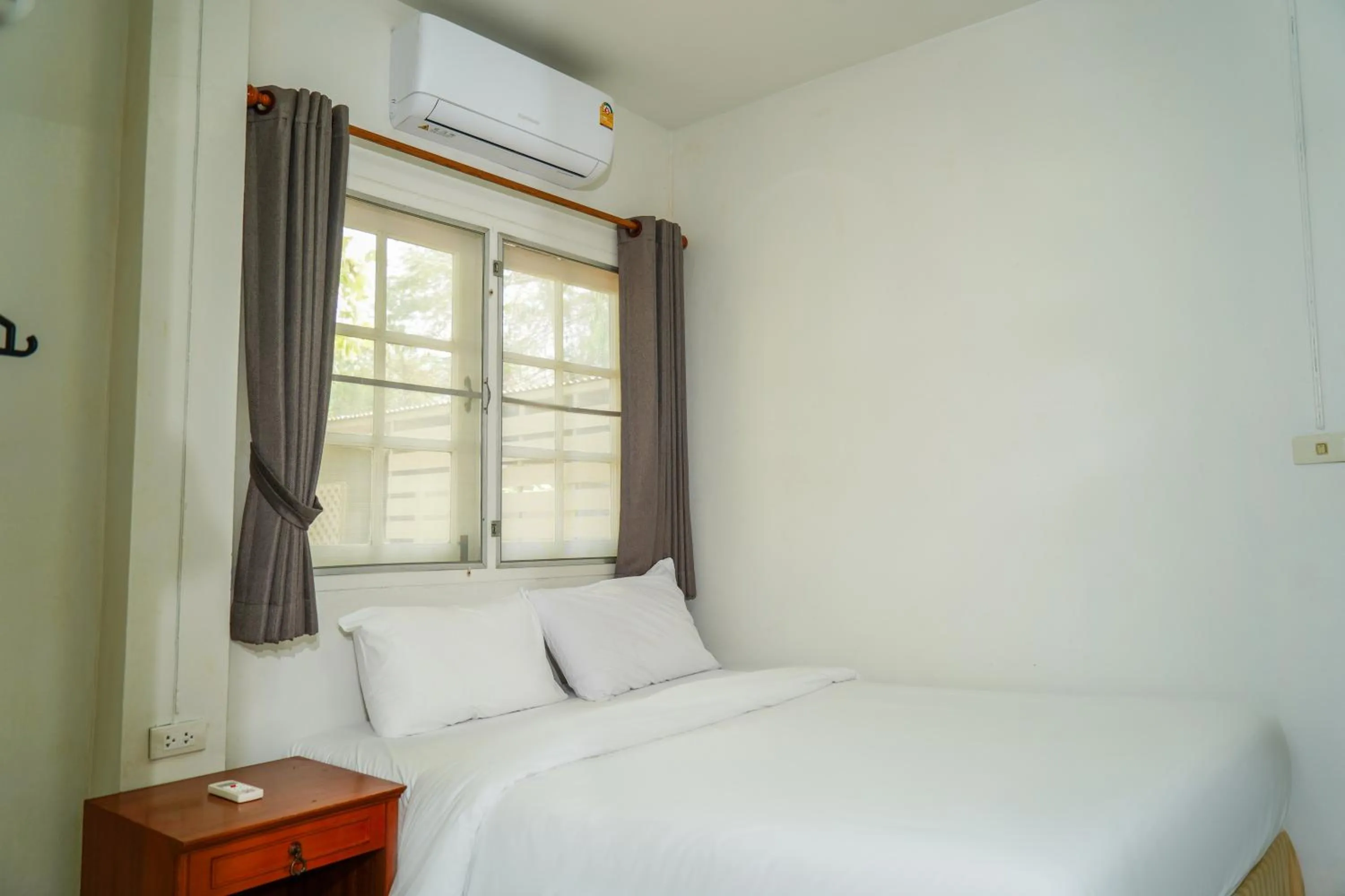 Bedroom, Bed in Luna Hut Resort