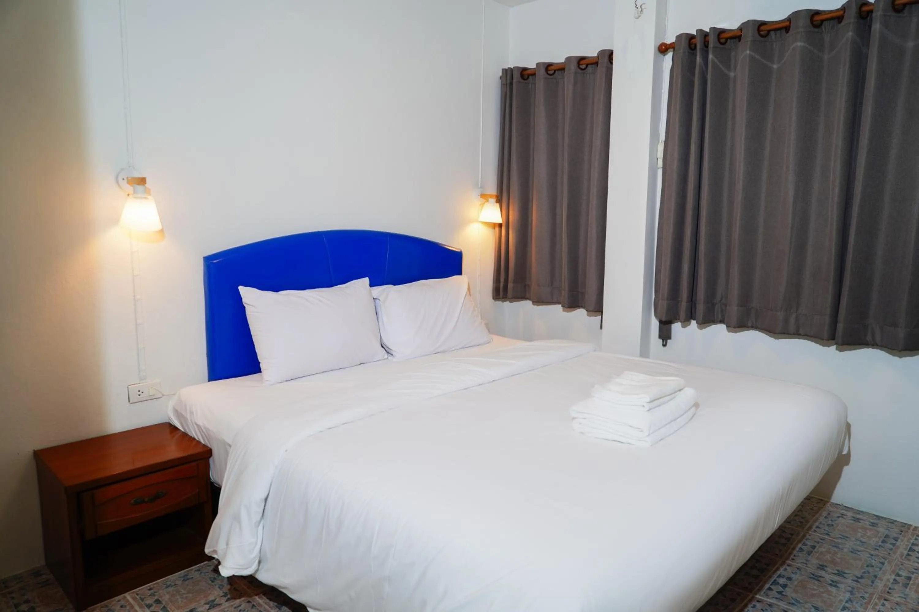 Bedroom, Bed in Luna Hut Resort