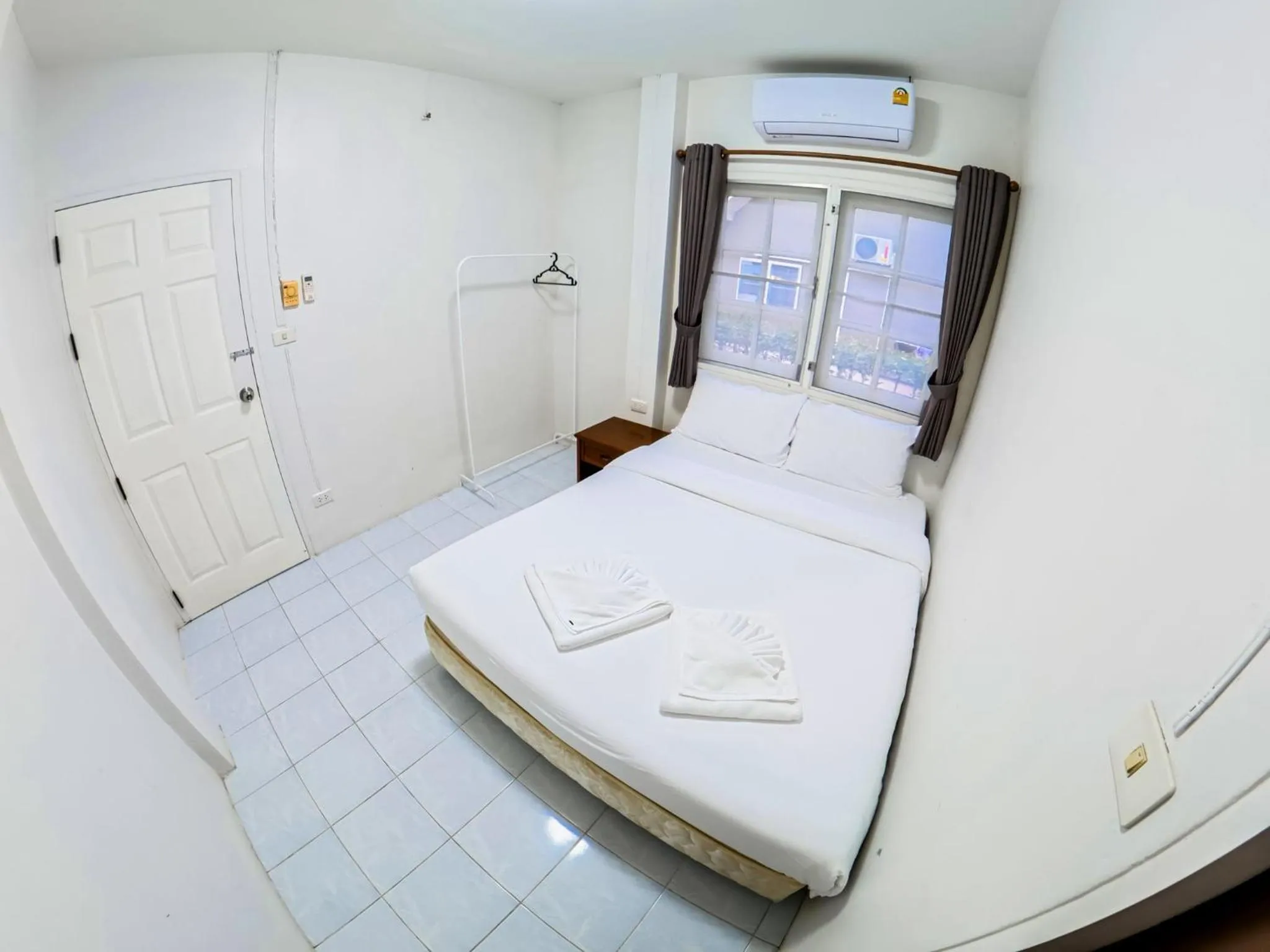 Bedroom, Bed in Luna Hut Resort