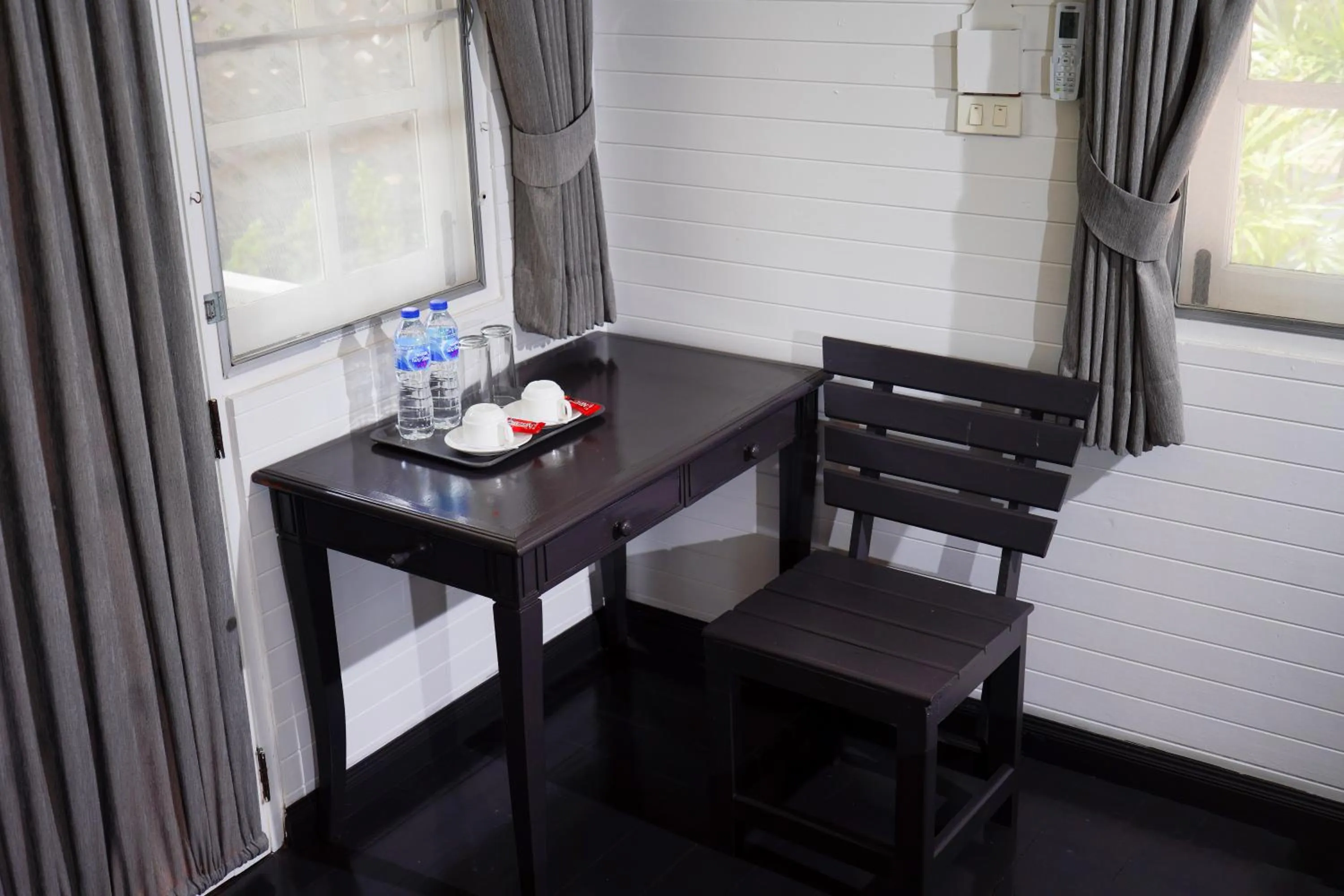 Food and drinks in Luna Hut Resort