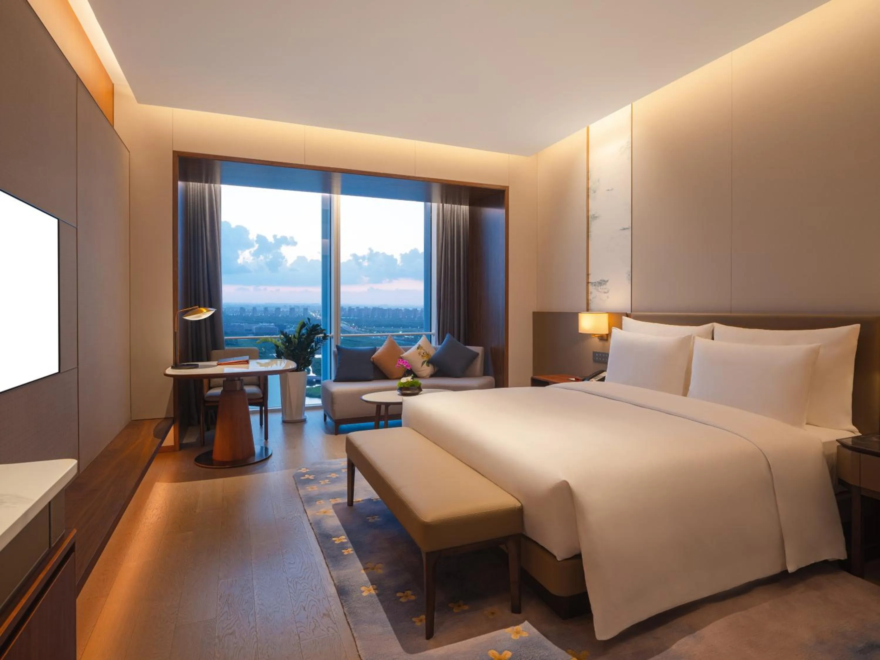 Photo of the whole room, Bed in Suzhou International Conference Hotel