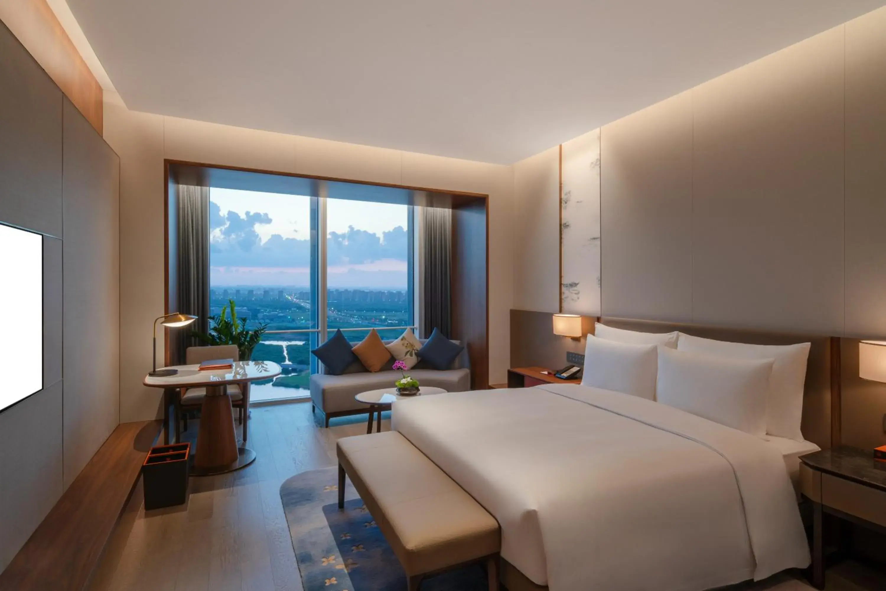 Deluxe Double Room with Lake View in Suzhou International Conference Hotel Deluxe Double Room with Lake View in Suzhou International Conference Hotel